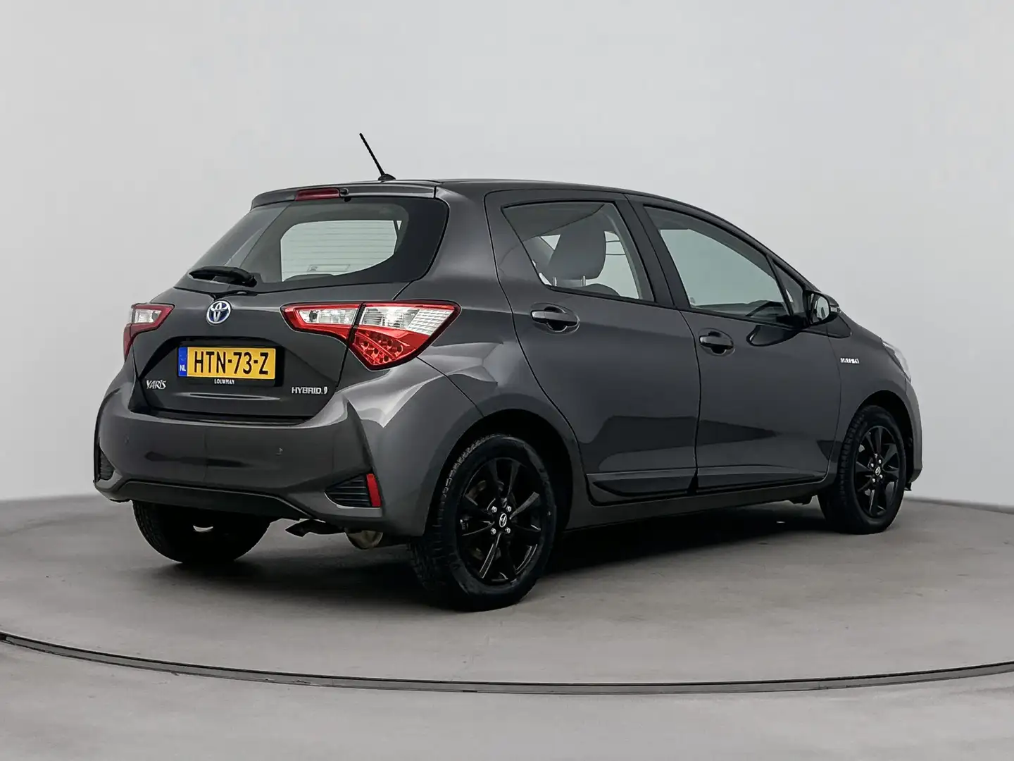 Toyota Yaris 1.5 Hybrid Active Leseman aangemeld, vanaf handela Grijs - 2