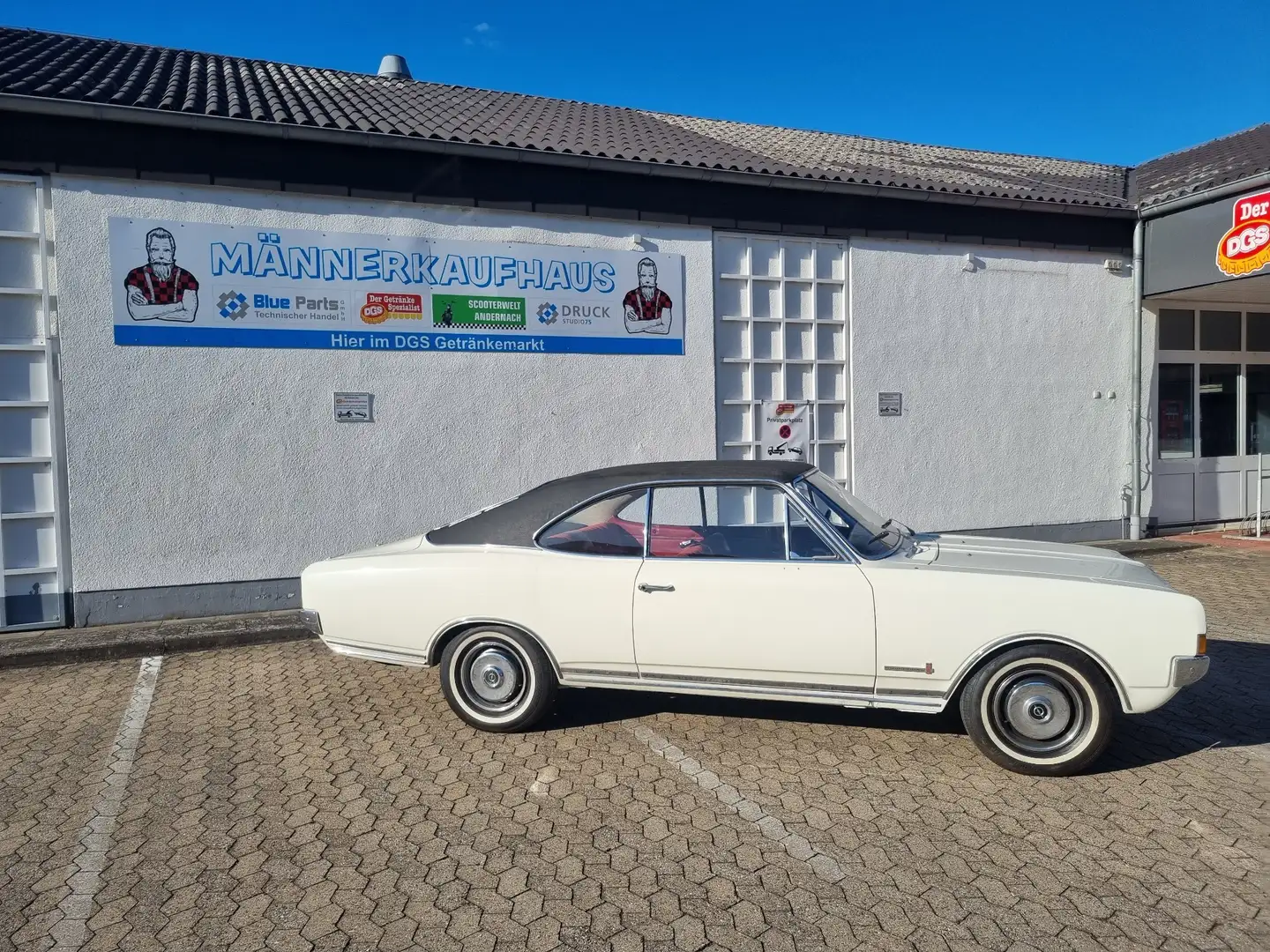 Opel Commodore A - 2