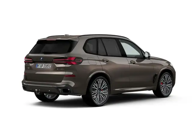 BMW X5 view 2