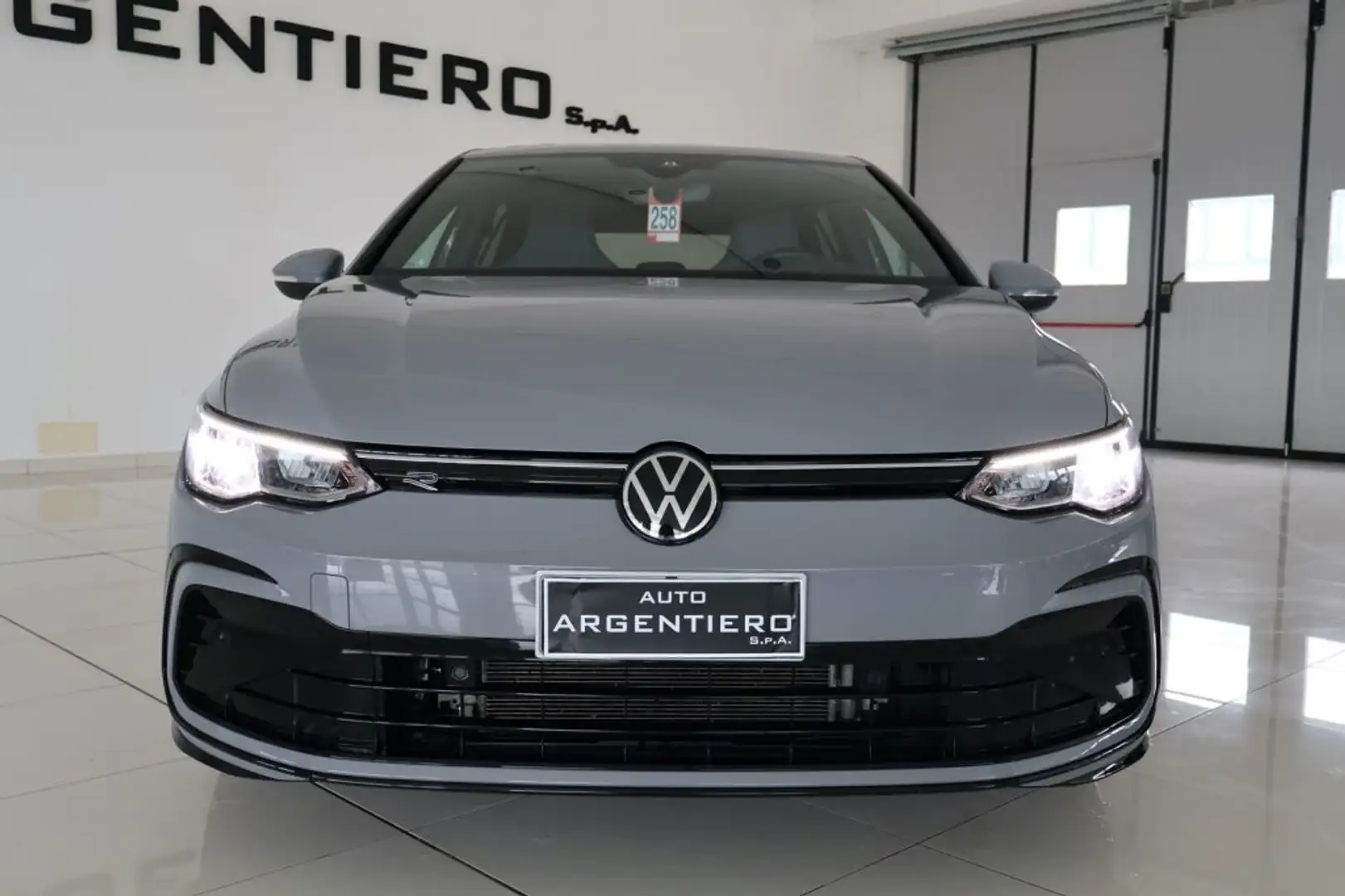 Volkswagen Golf 1.5 eTSI 150 CV EVO ACT DSG R-Line ibrido Grigio - 2