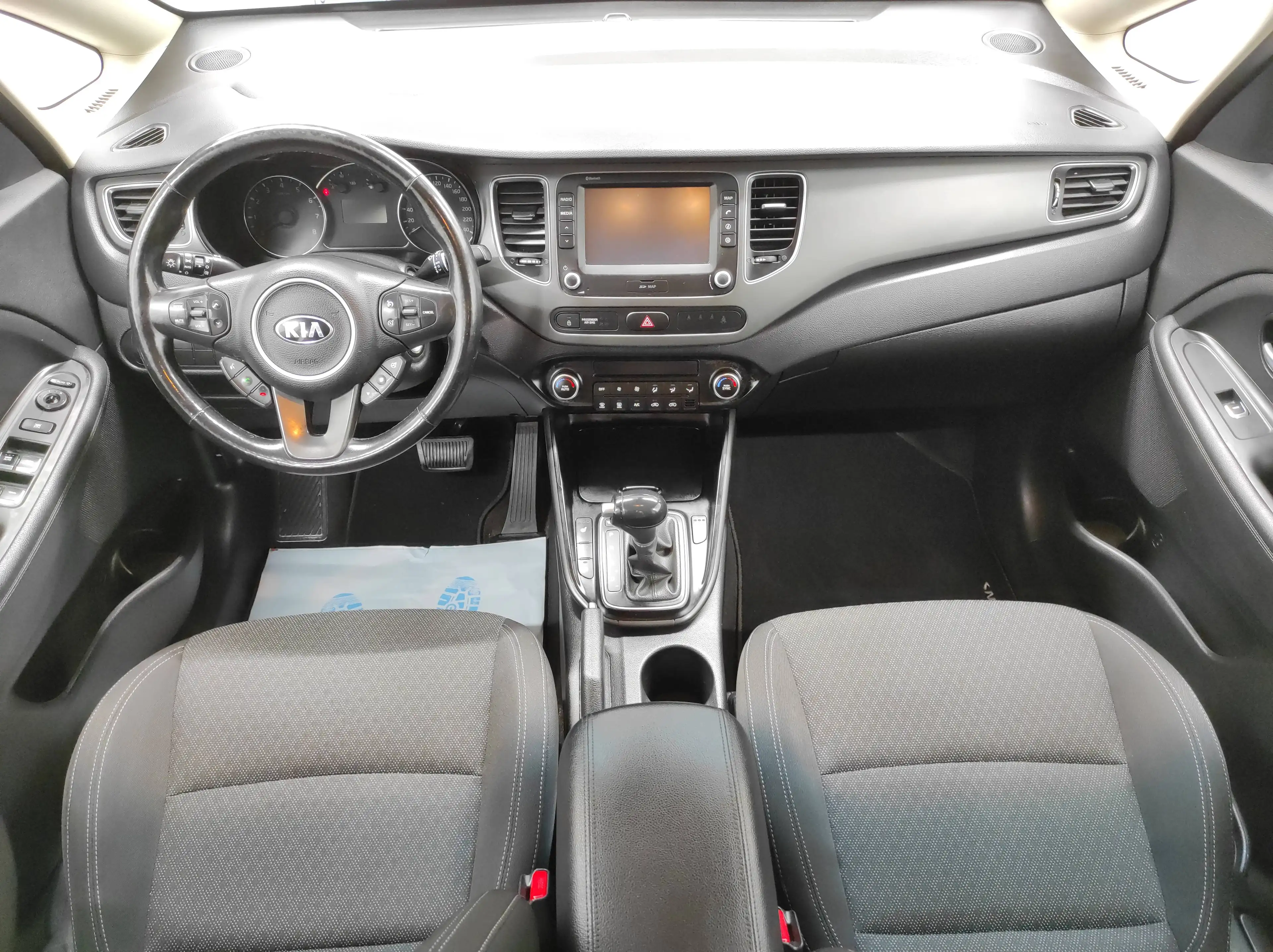 Kia Carens 2.0 KLIMA NAVI KAMERA TEMP BC EURO-6 PDC SHZ USB — photo 13