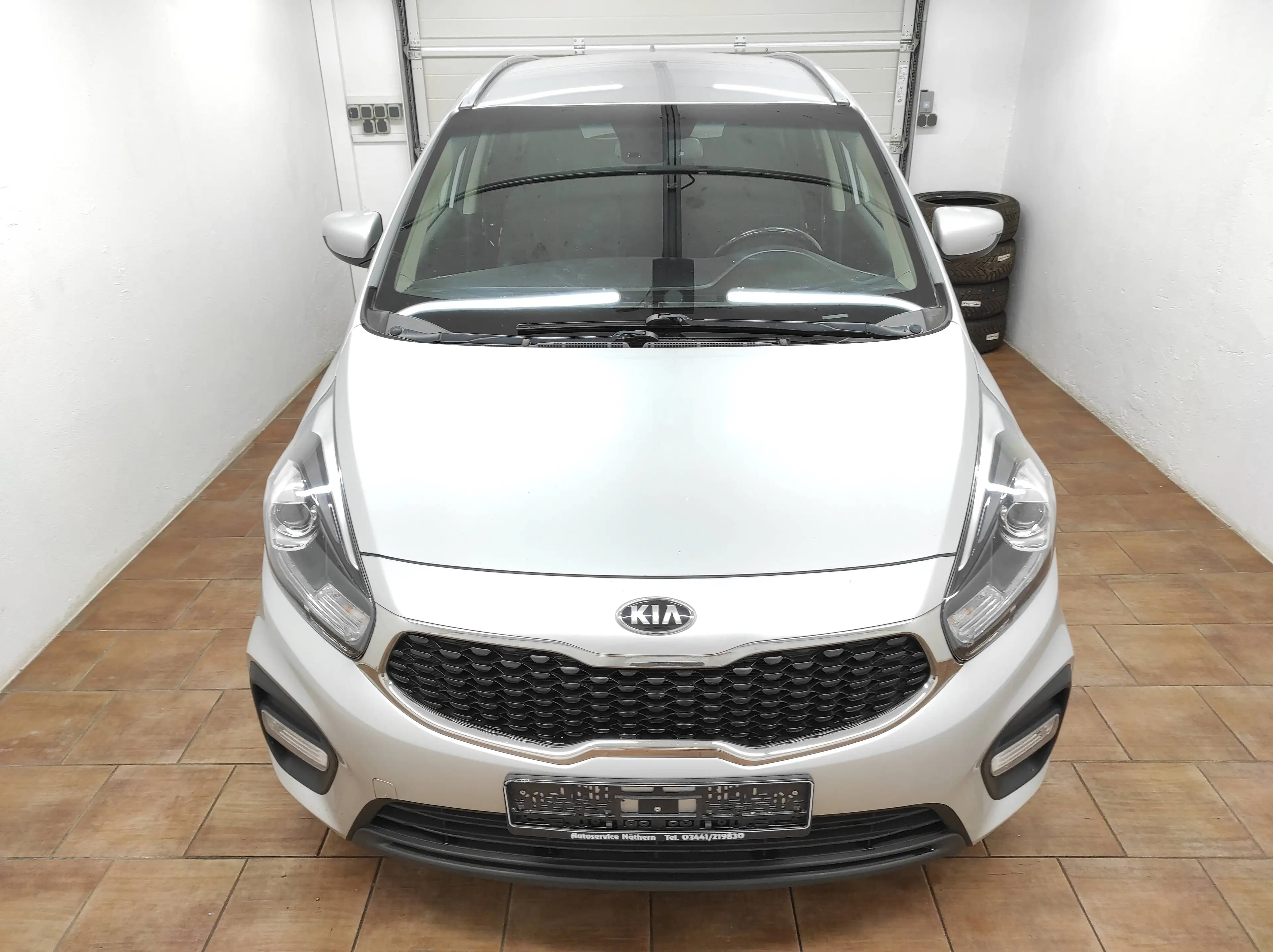 Kia Carens 2.0 KLIMA NAVI KAMERA TEMP BC EURO-6 PDC SHZ USB — photo 5