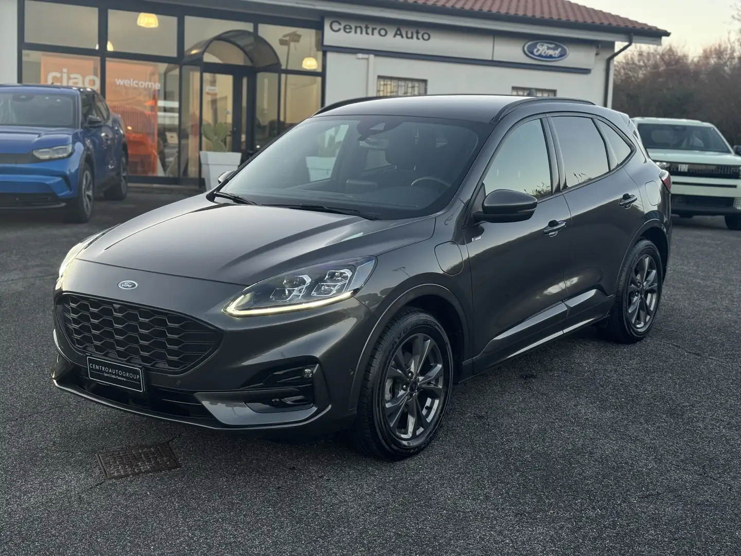 Ford Kuga Kuga III 2020 2.5 phev ST-Line X 2wd 225cv cvt Grau - 2