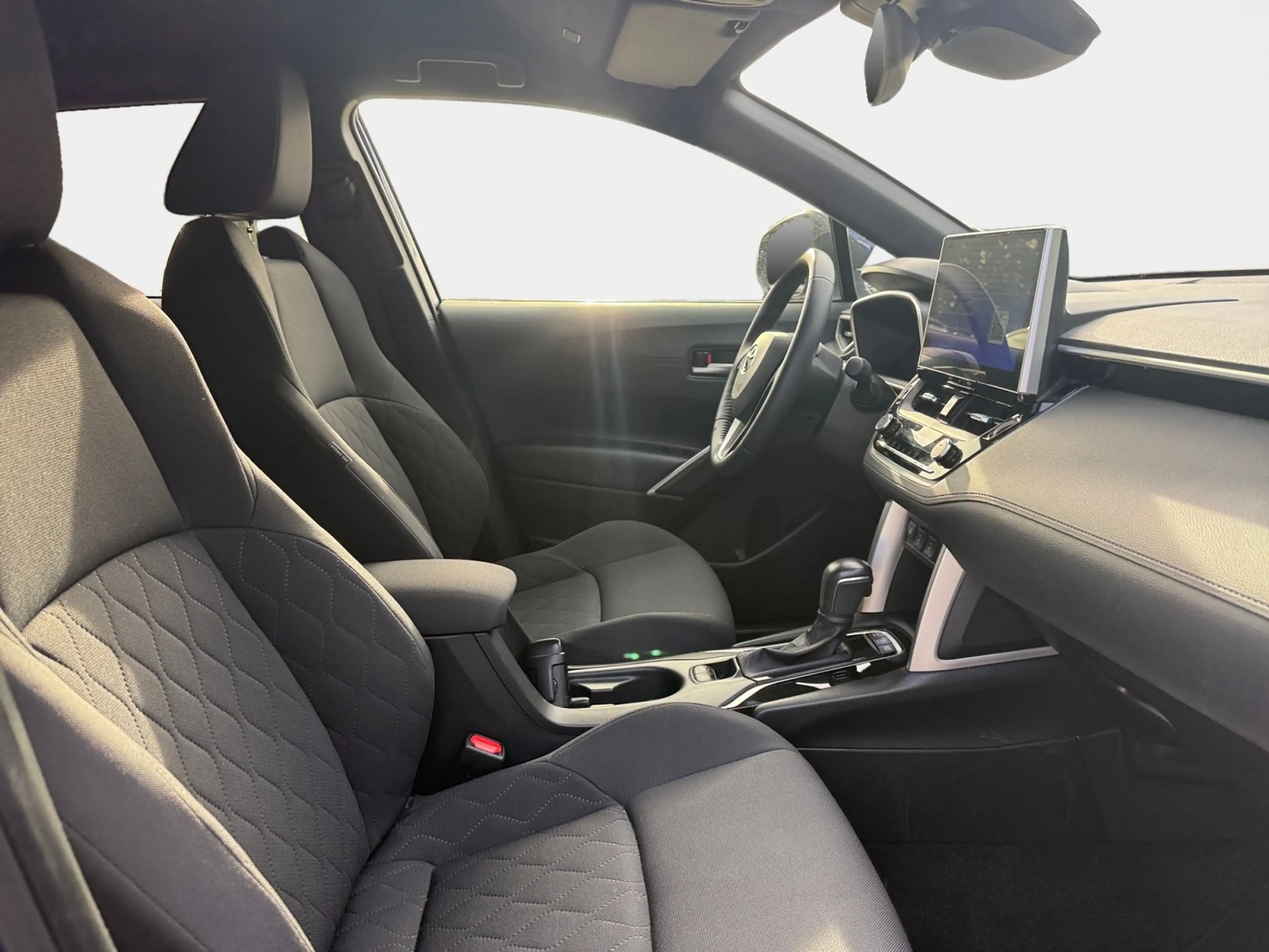 Toyota Corolla Cross 1.8 Hybrid FWD Style AUT*ACC — photo 12