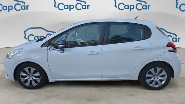 Peugeot 208 view 2