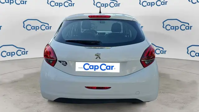 Peugeot 208 view 3