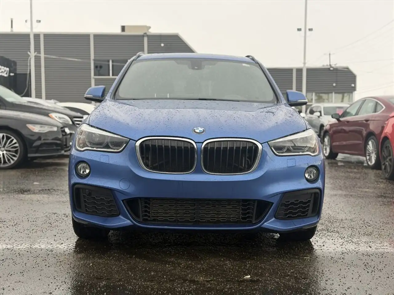 BMW X1 снимка BMW X1