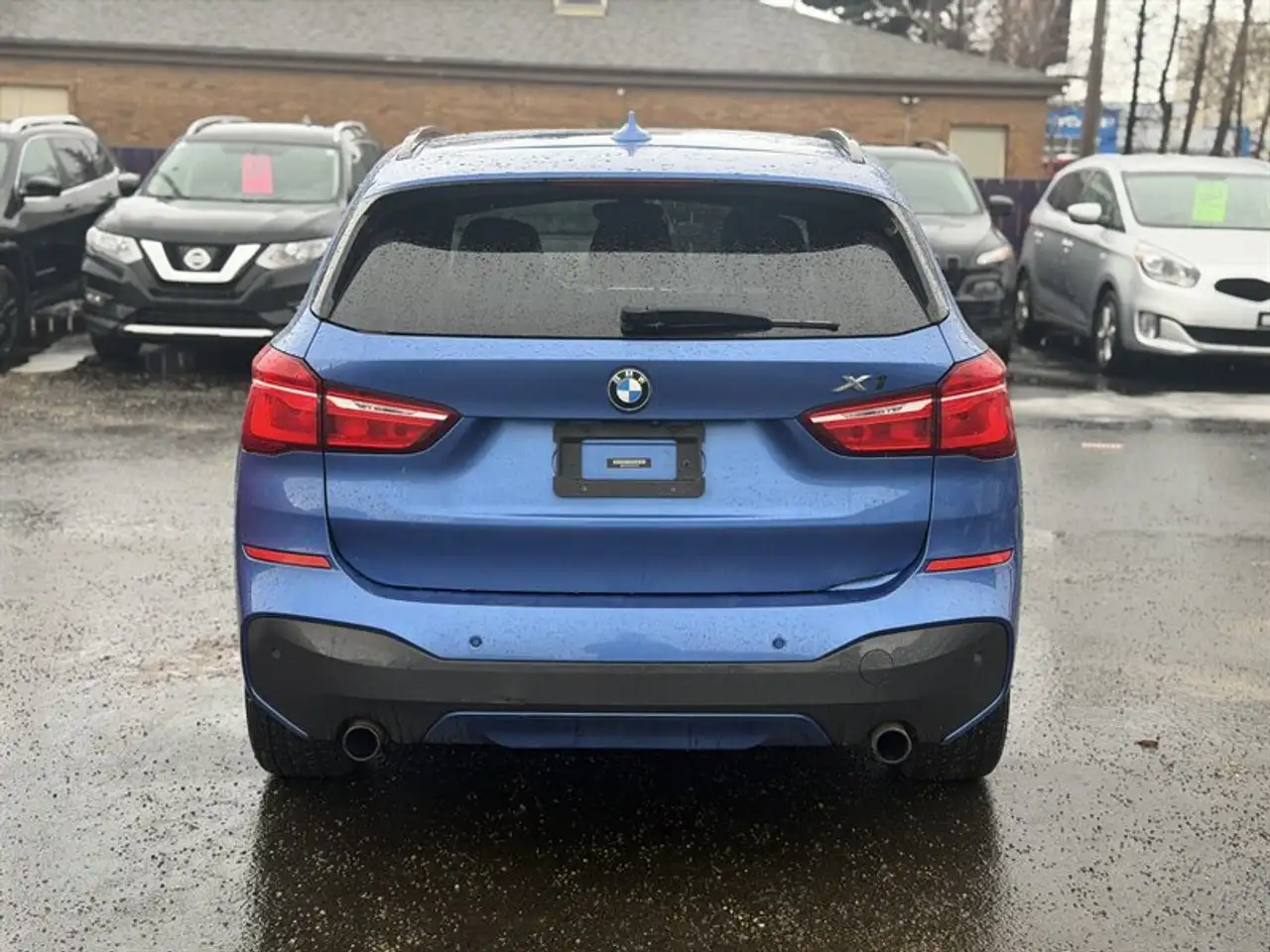 BMW X1 снимка BMW X1