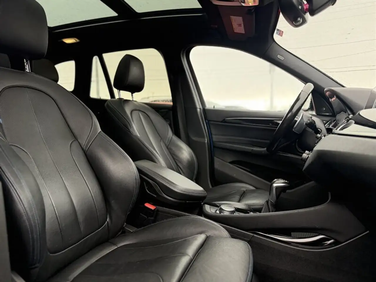 BMW X1 снимка BMW X1