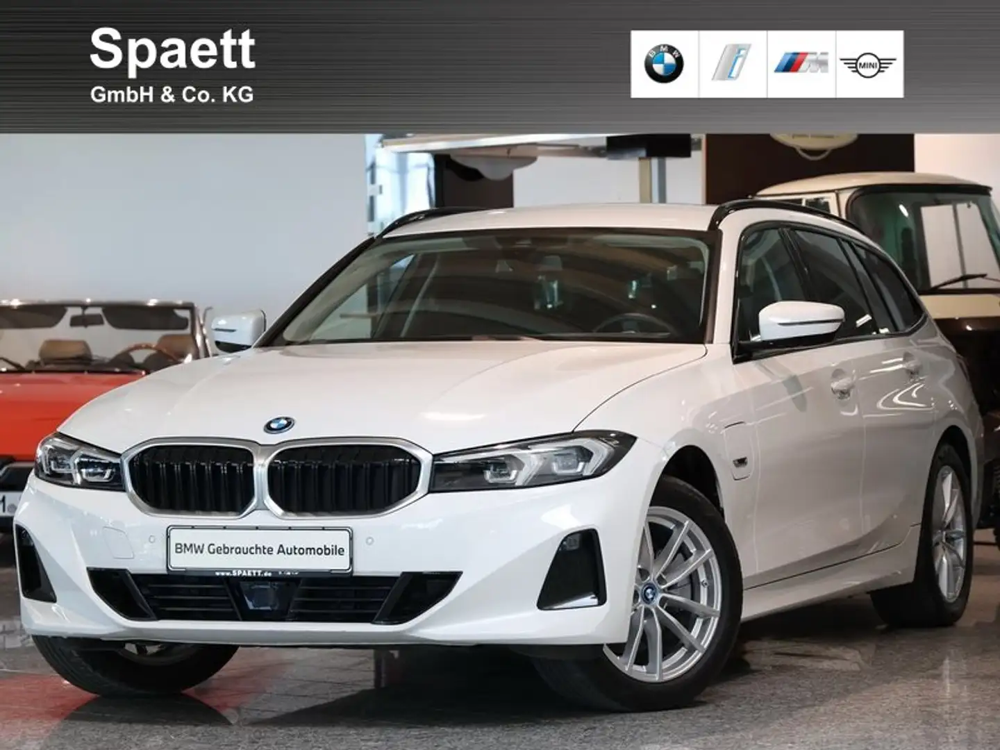 BMW 320 e xDrive Tour. Driv Ass RFK HUD ACC HIFI Weiß - 1