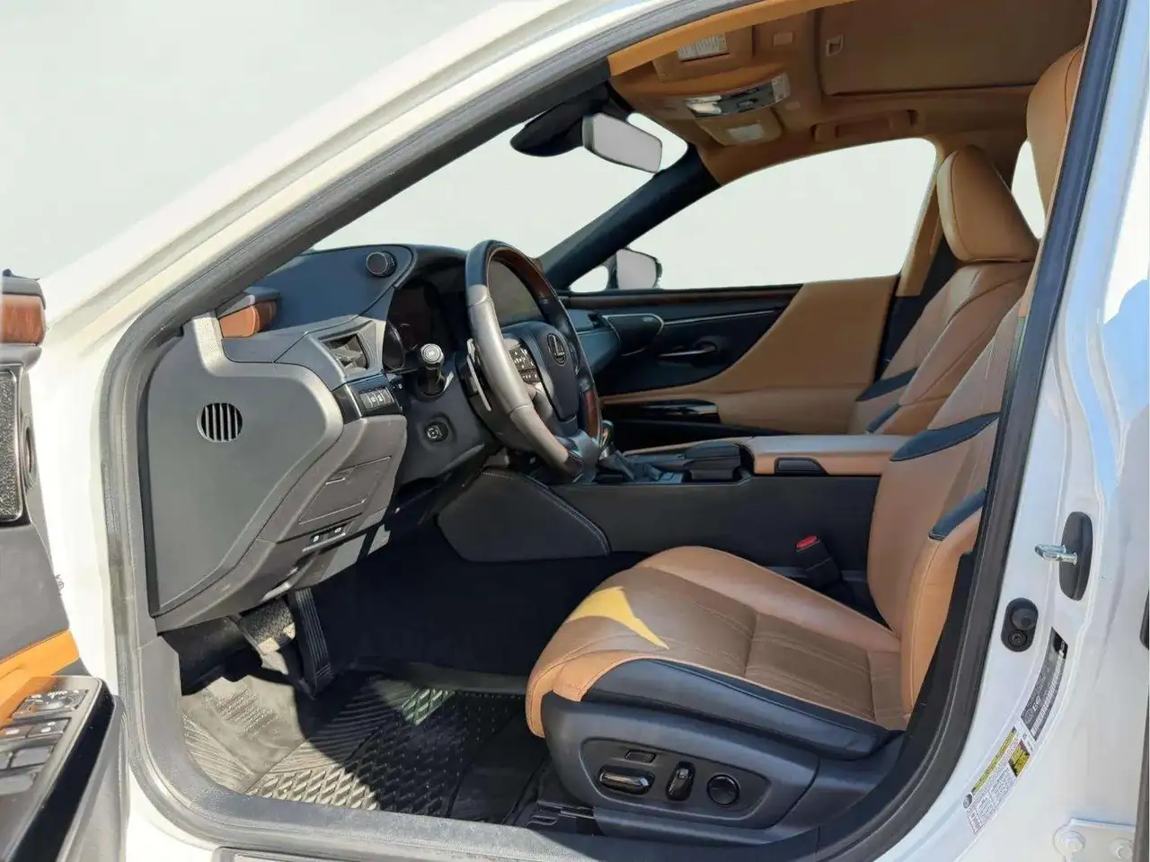 Lexus ES снимка Lexus ES