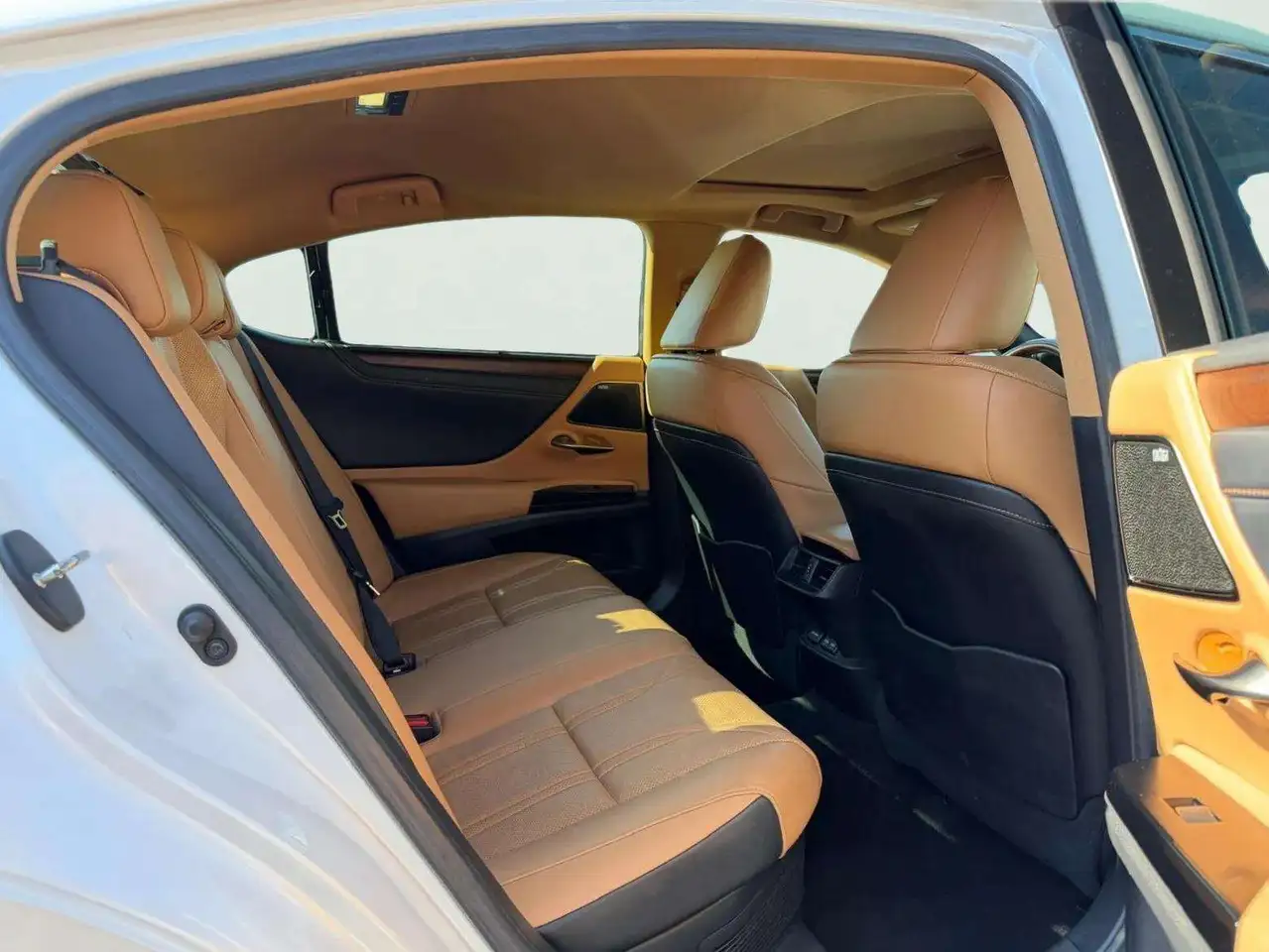 Lexus ES снимка Lexus ES