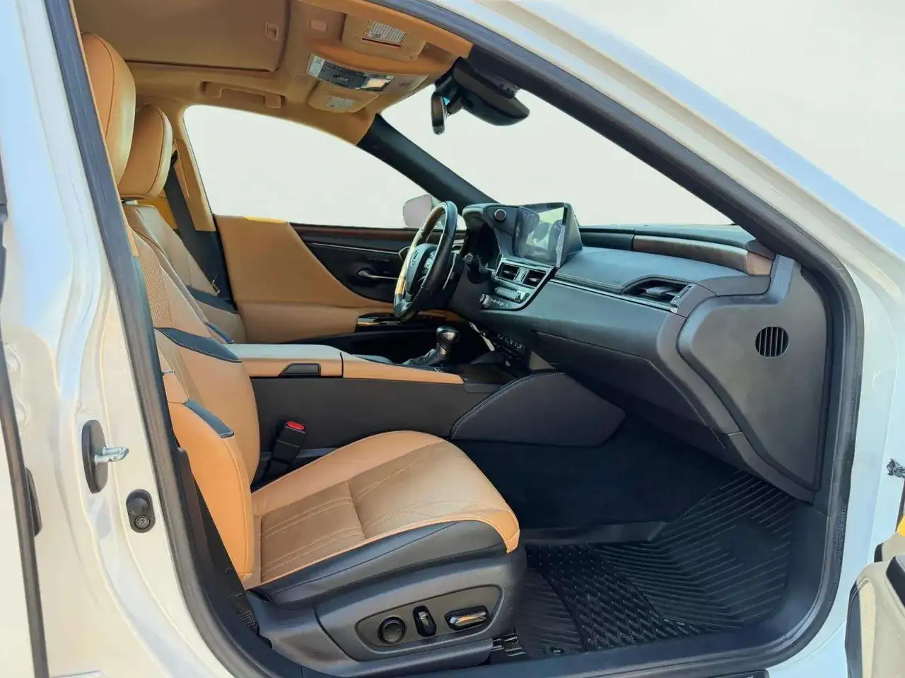 Lexus ES снимка Lexus ES