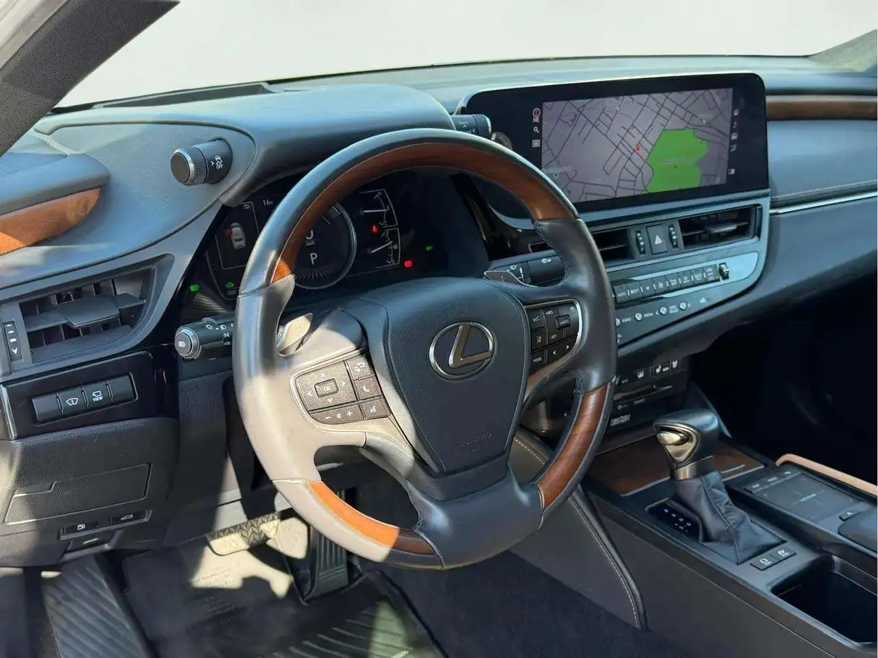 Lexus ES снимка Lexus ES