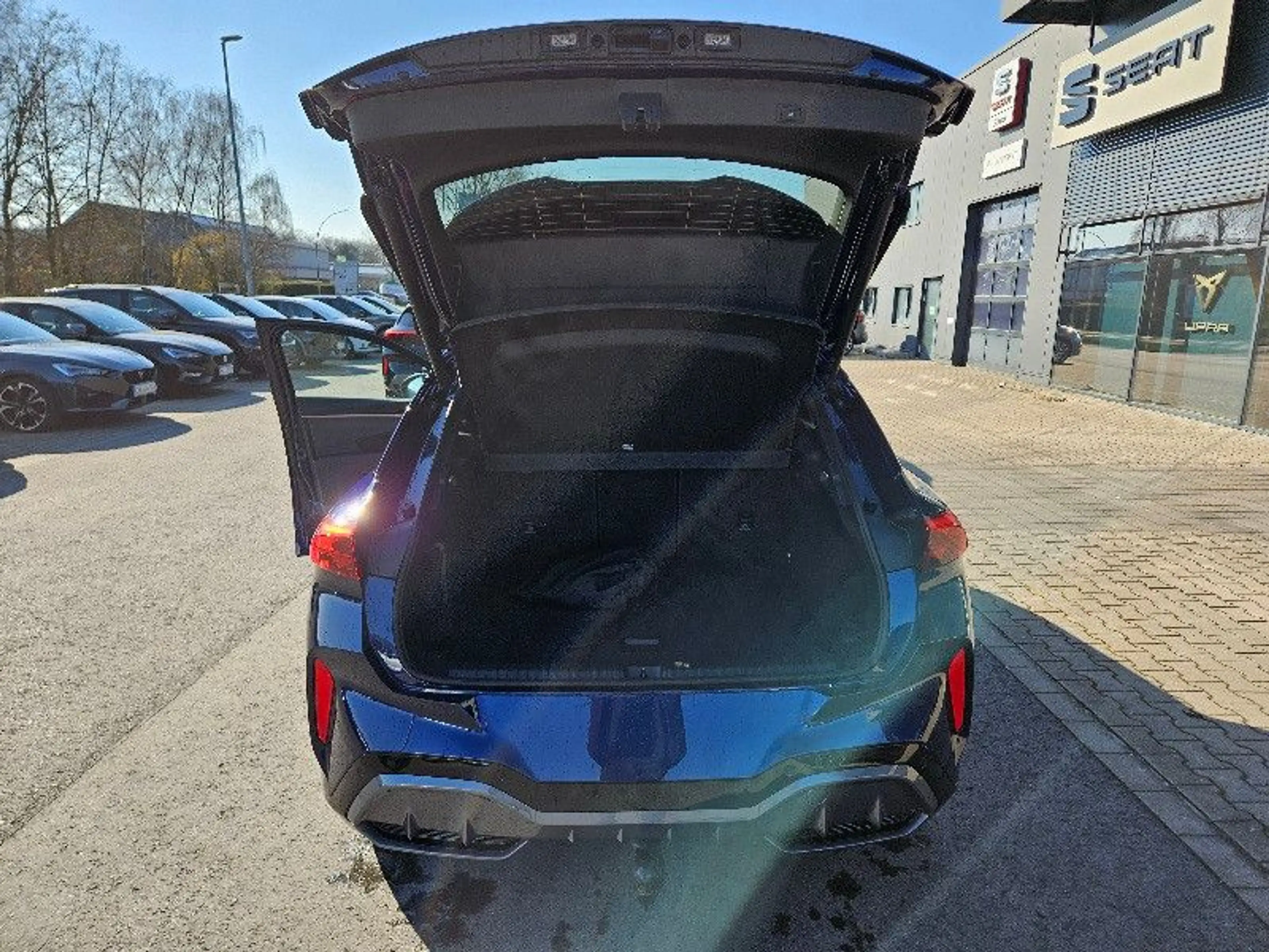 CUPRA Terramar 1.5 eTSI DSG*Navi*LED*AHK*GJR* — photo 4