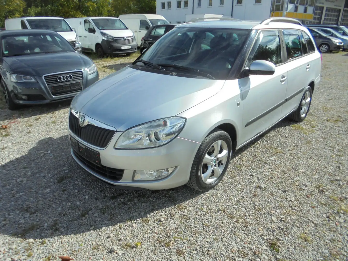 Skoda Fabia Combi Family 1.6 TDI ~ Tüv und Service Neu Silber - 1