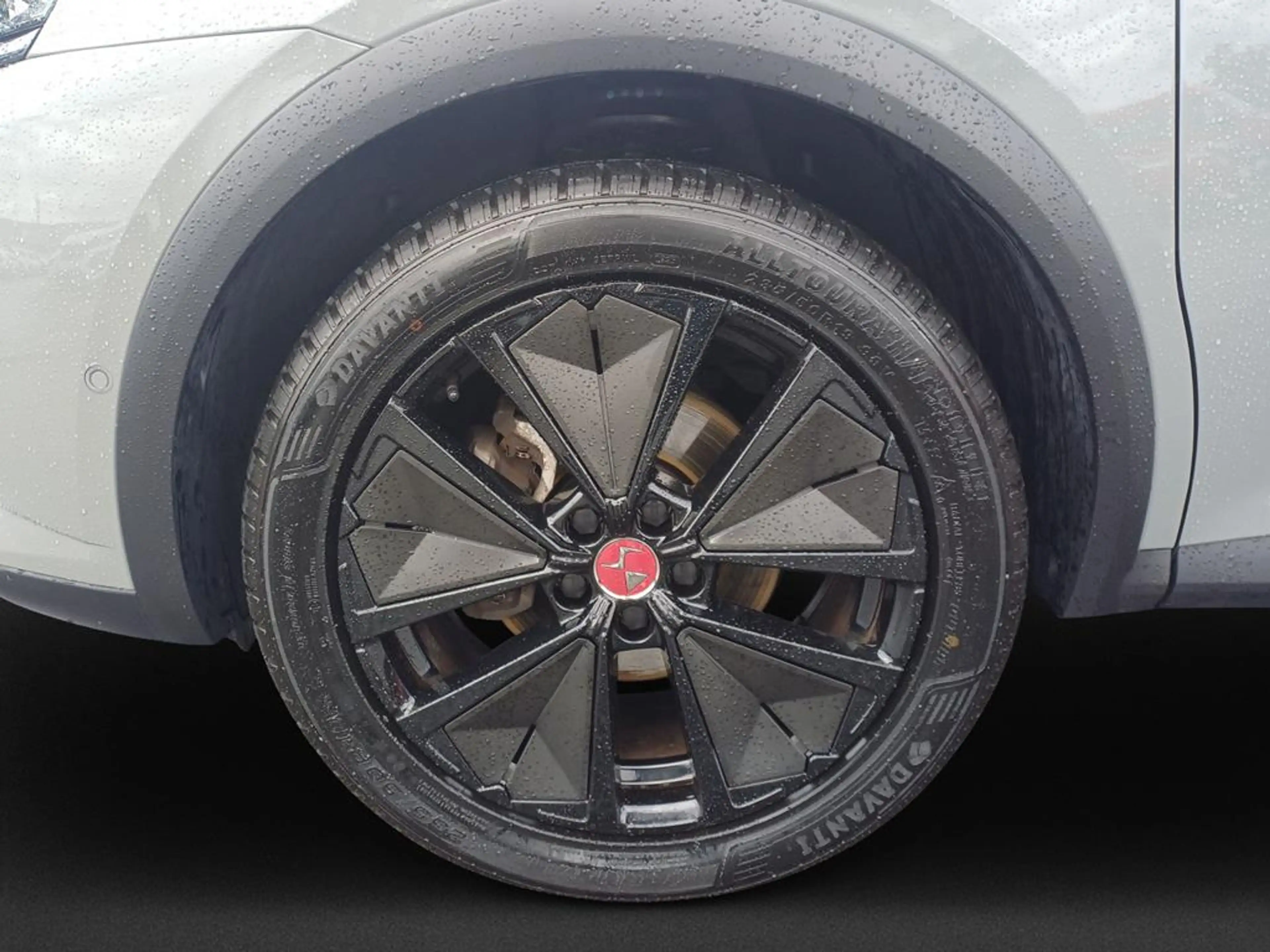 DS Automobiles DS 7 Performance Line + — photo 10
