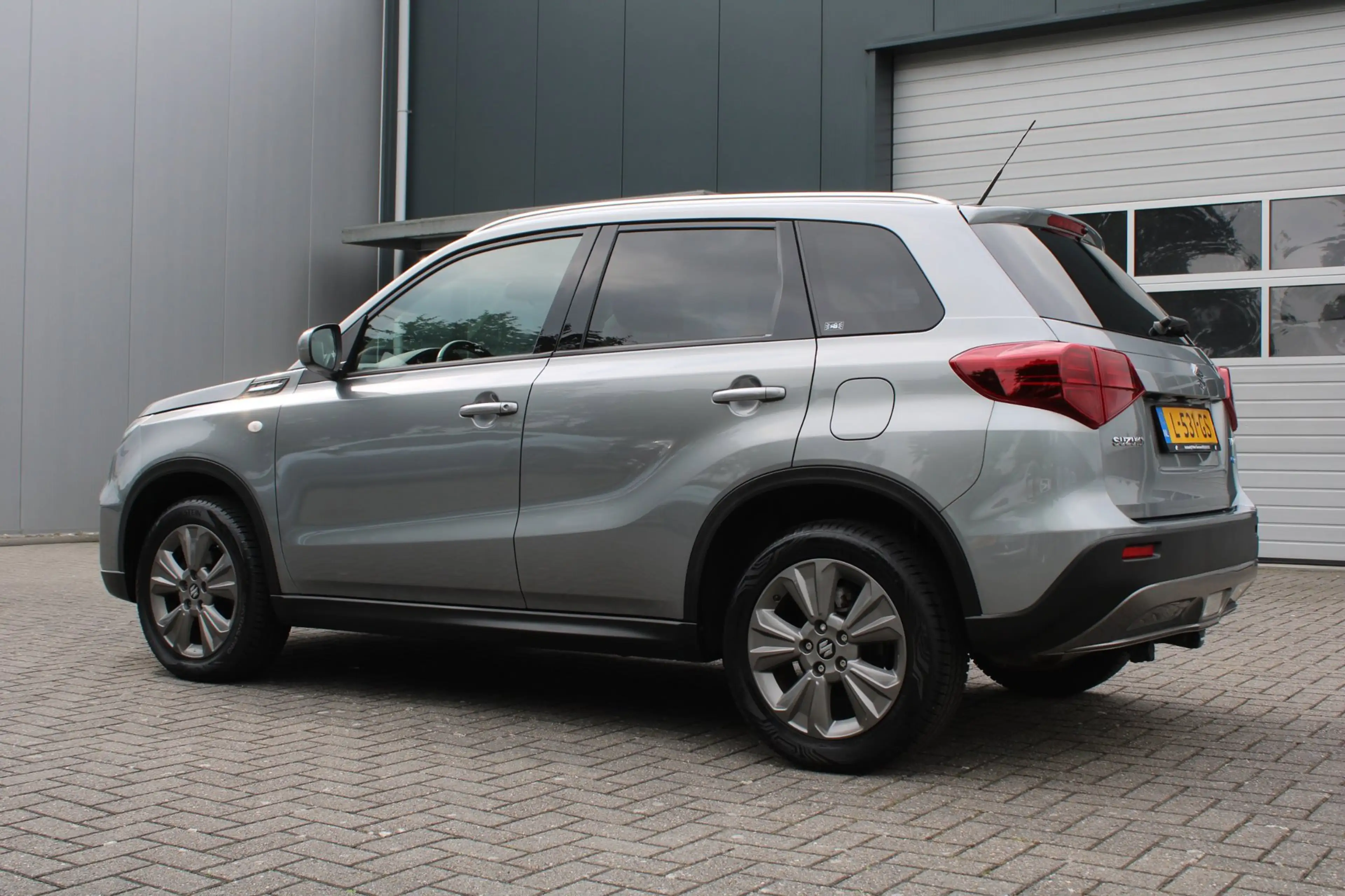 Suzuki Vitara 1.4 Boosterjet Select Smart Hybrid ACC/Camera/Stoe — photo 23
