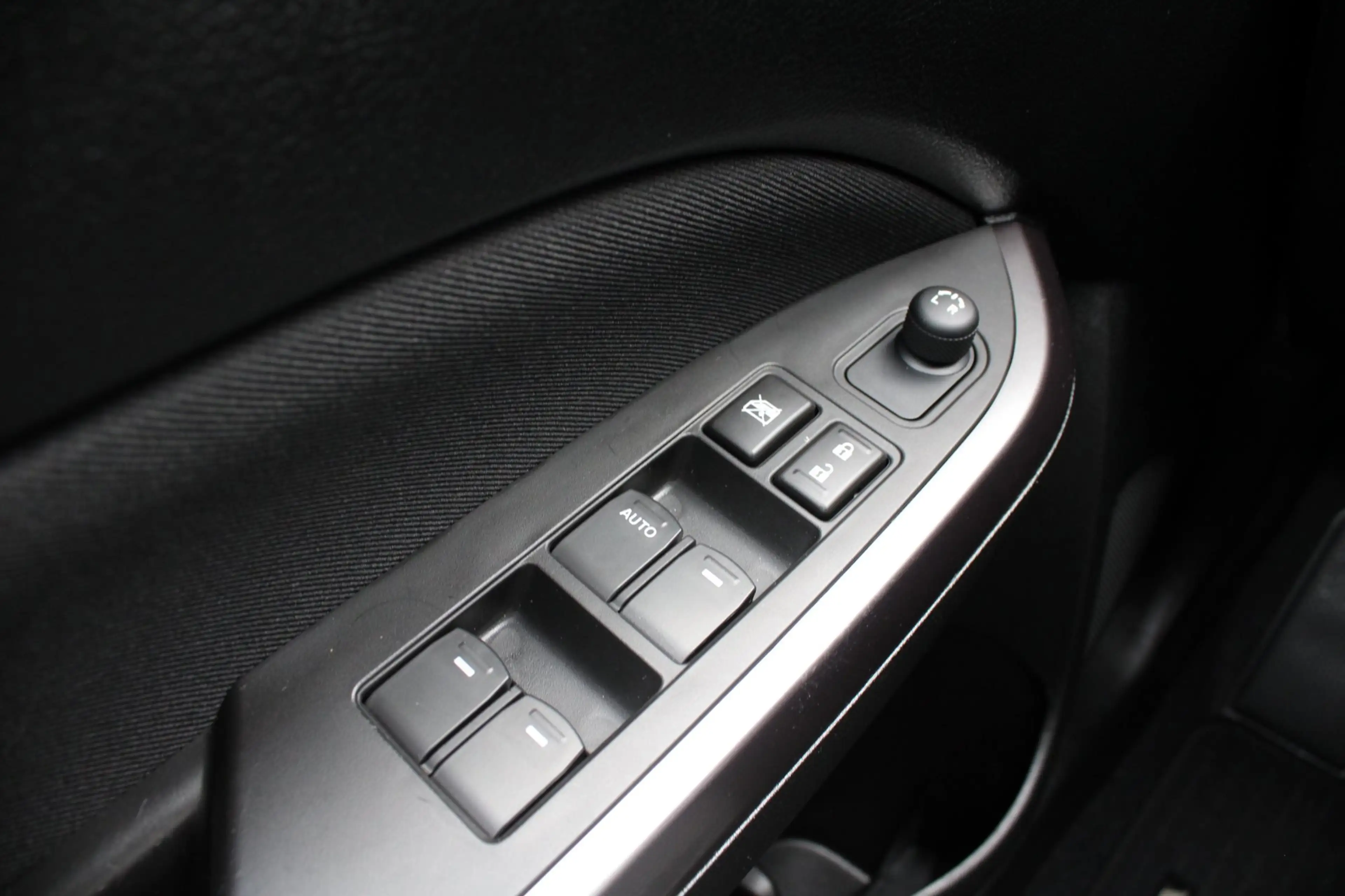 Suzuki Vitara 1.4 Boosterjet Select Smart Hybrid ACC/Camera/Stoe — photo 38