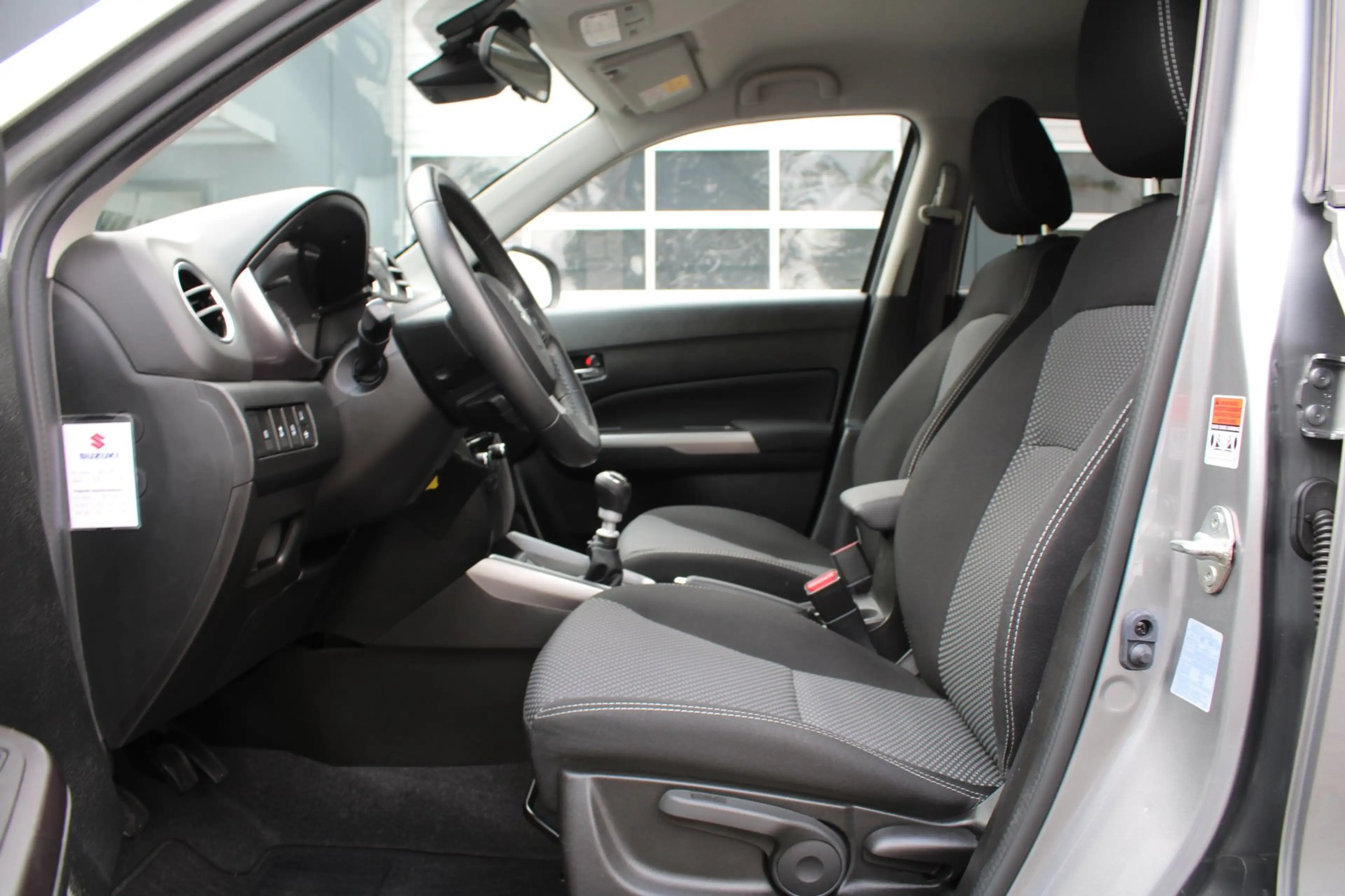 Suzuki Vitara 1.4 Boosterjet Select Smart Hybrid ACC/Camera/Stoe — photo 6