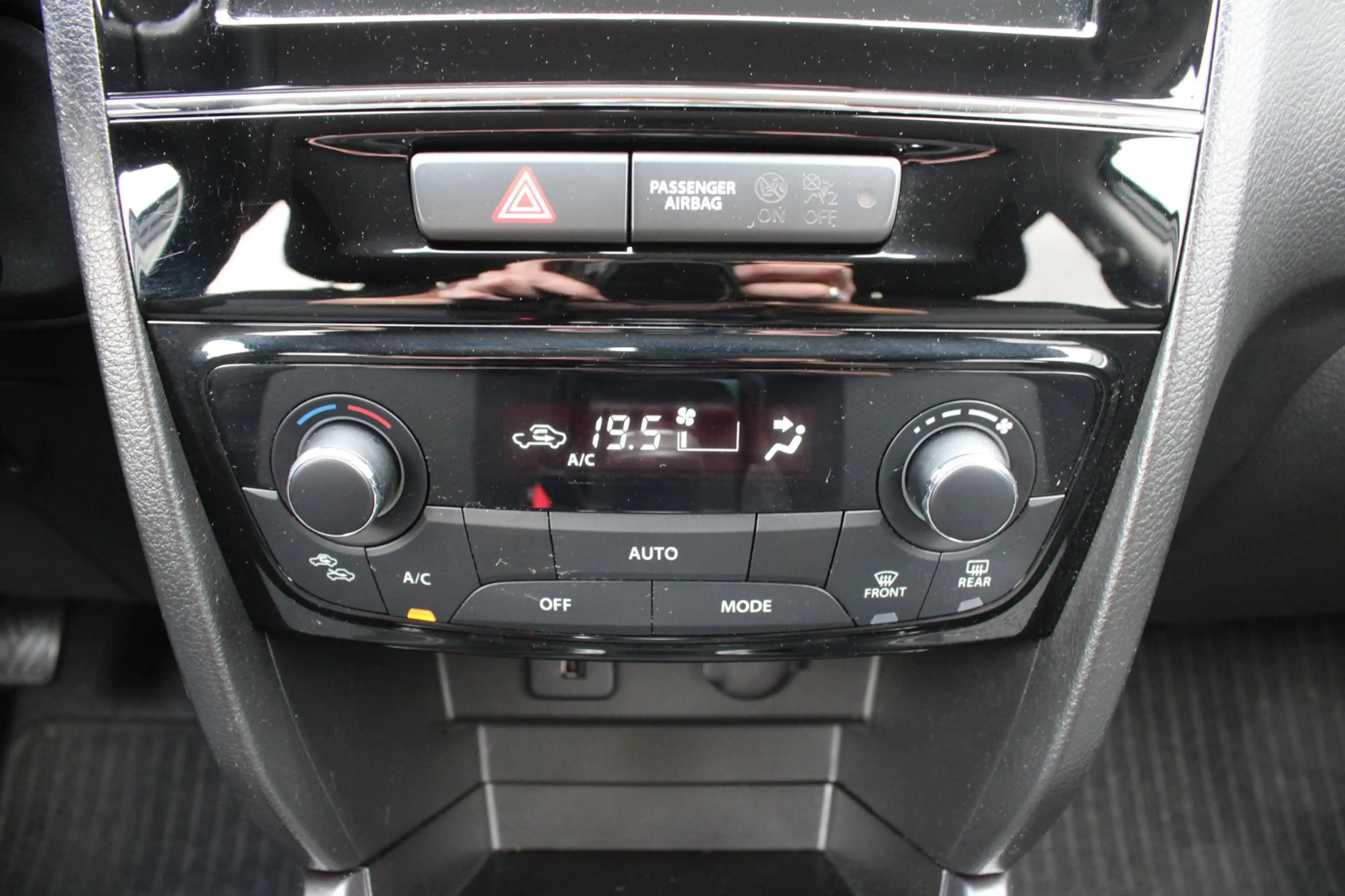 Suzuki Vitara 1.4 Boosterjet Select Smart Hybrid ACC/Camera/Stoe — photo 19