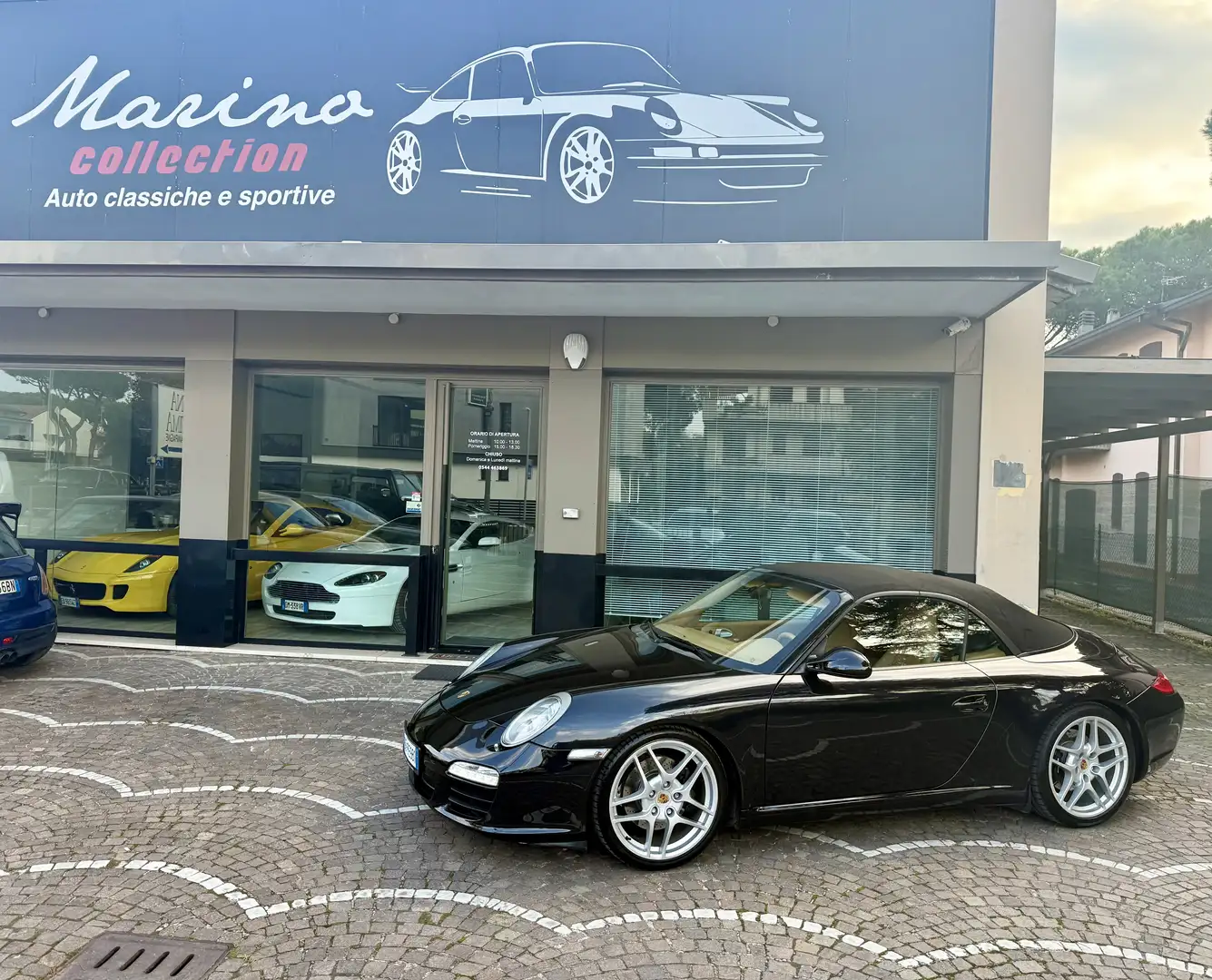 Porsche 997 911 Cabrio 3.6 Carrera. mk2 Nero - 1