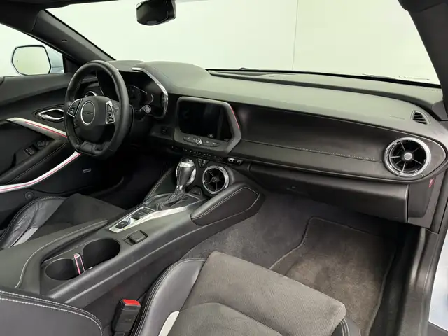 Chevrolet Camaro view 12