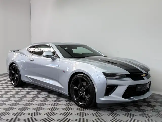 Chevrolet Camaro view 5