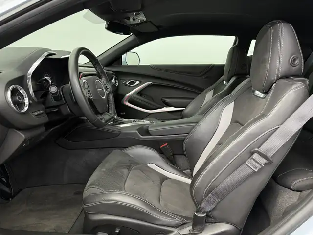 Chevrolet Camaro view 8