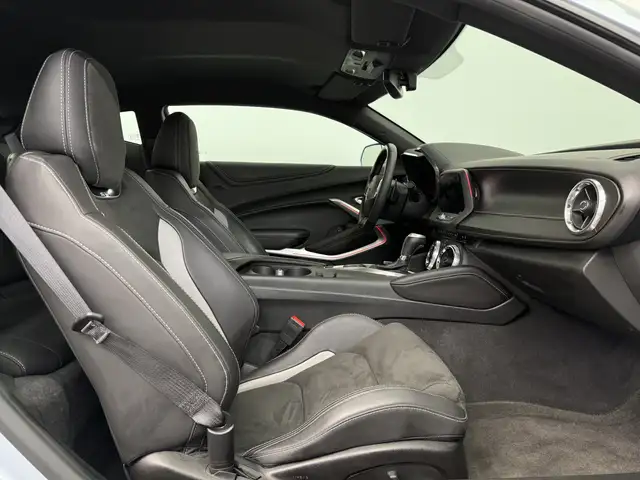 Chevrolet Camaro view 13