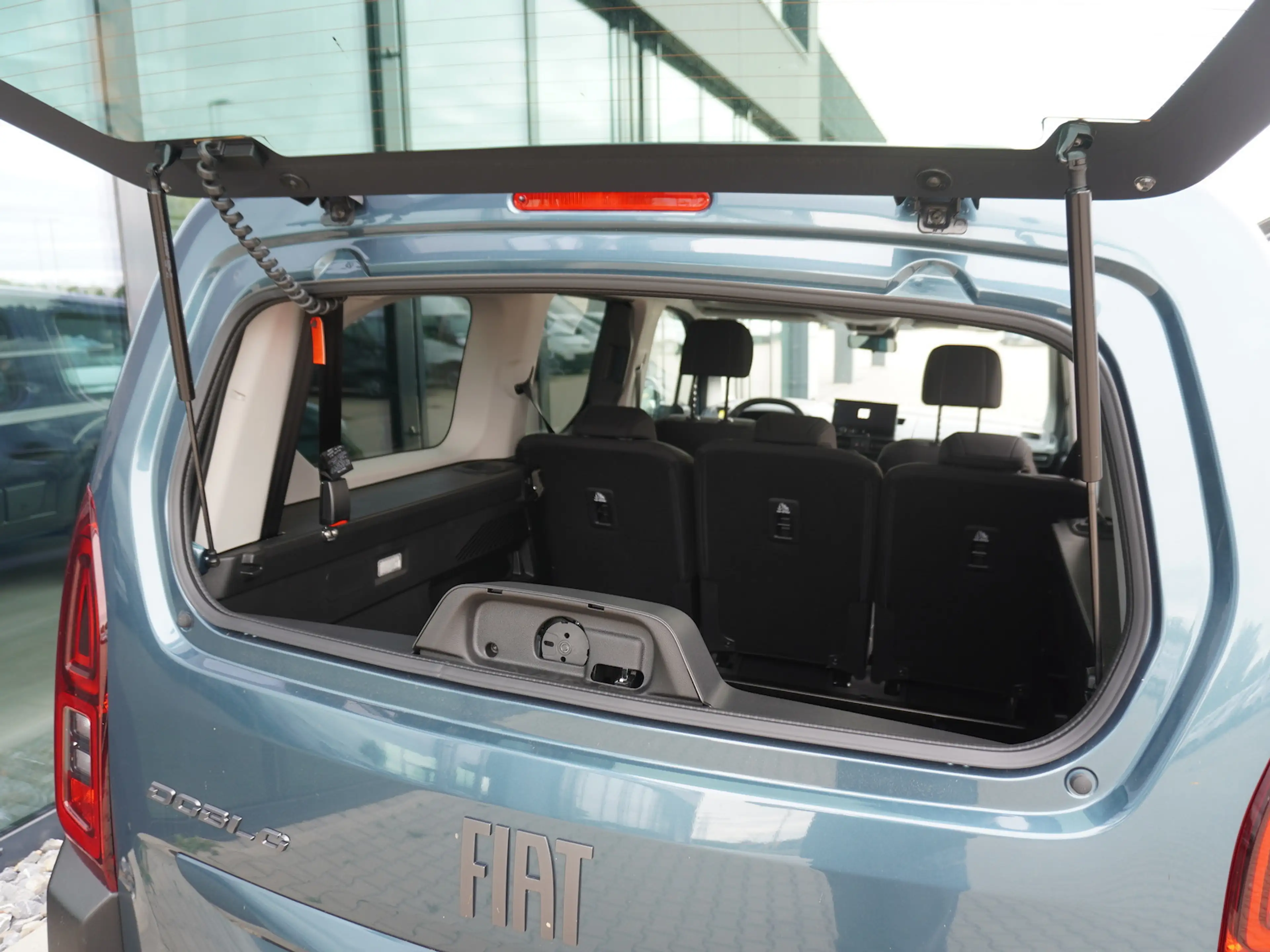 Fiat Doblo Maxi Kombi 130 AT / Rollstuhlumbau AMF — photo 11