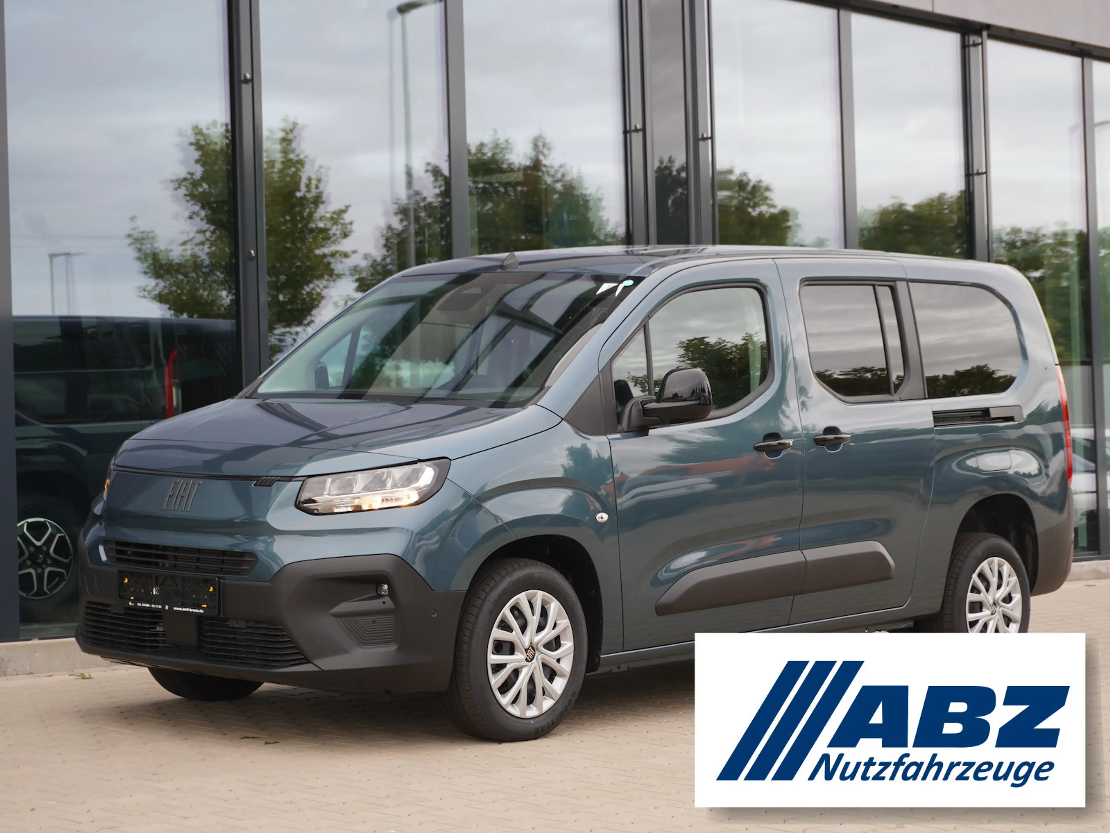 Fiat Doblo Maxi Kombi 130 AT / Rollstuhlumbau AMF — photo 2
