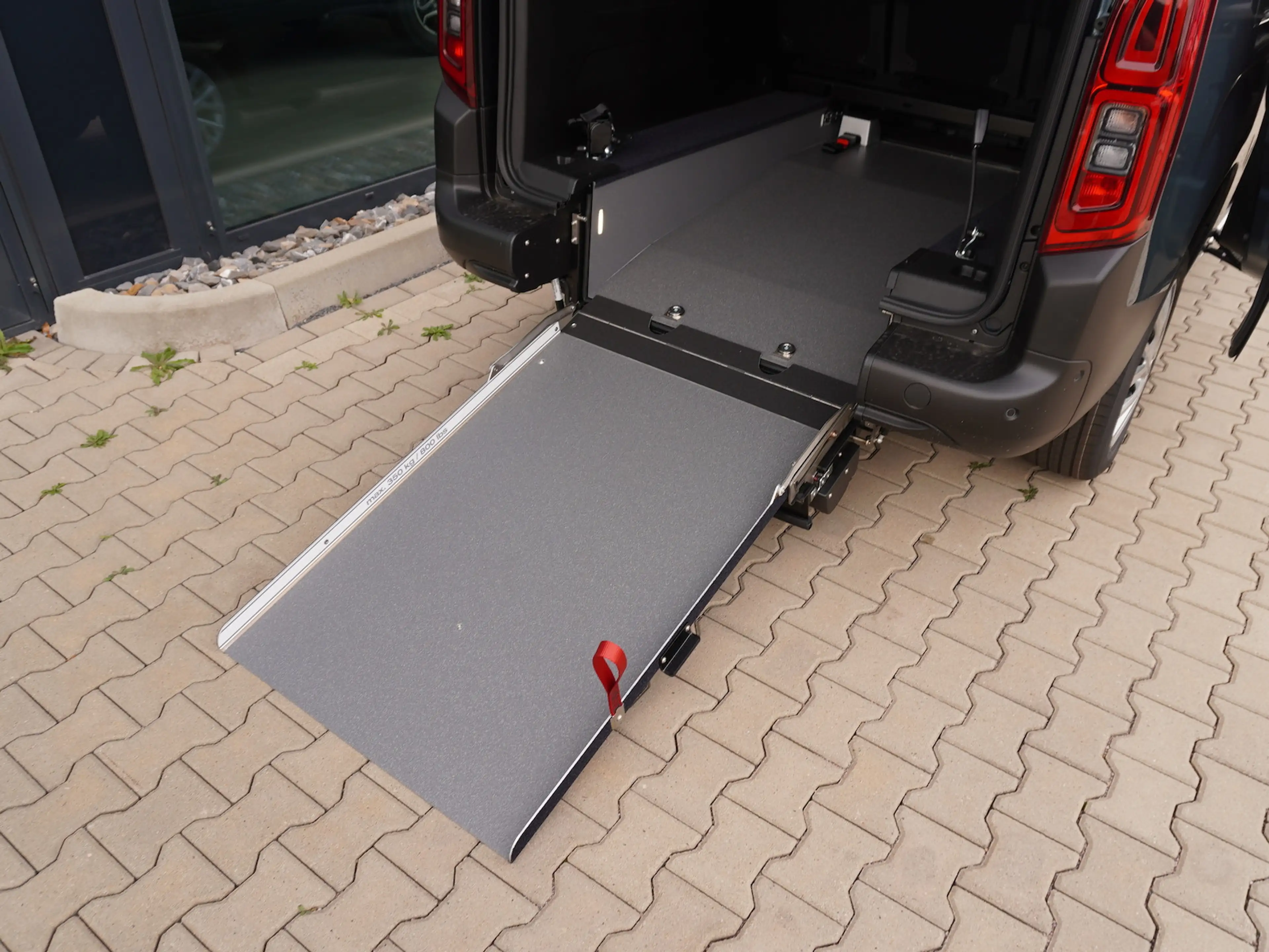 Fiat Doblo Maxi Kombi 130 AT / Rollstuhlumbau AMF — photo 7