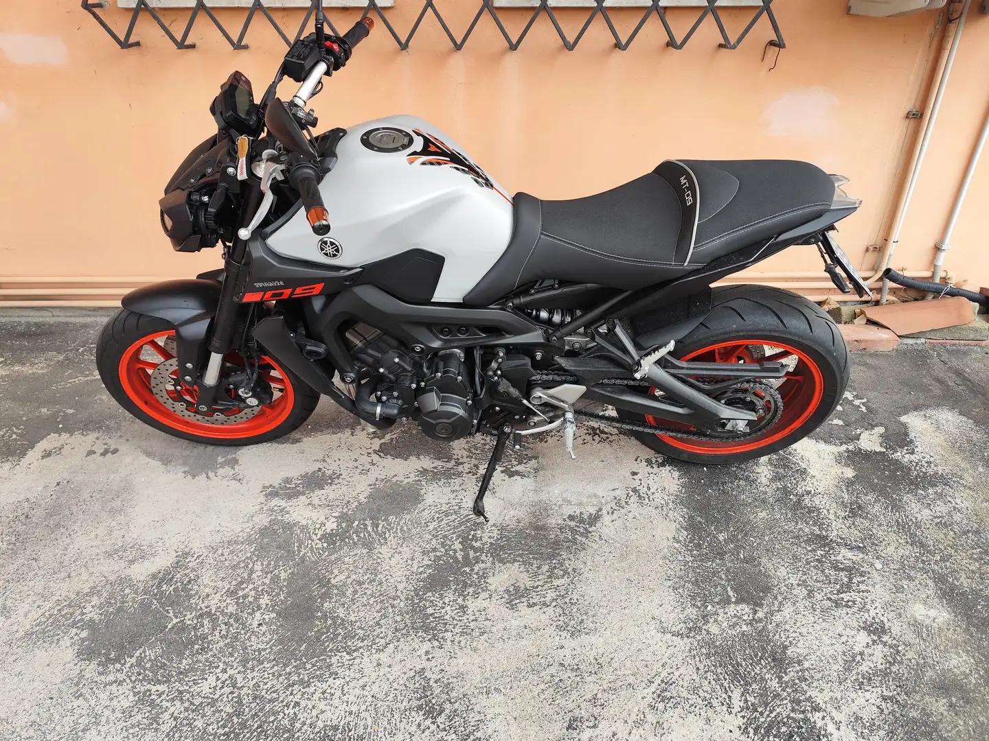Yamaha MT-09 ABS MLNM4 ICE FLUO GRIGIO - 1