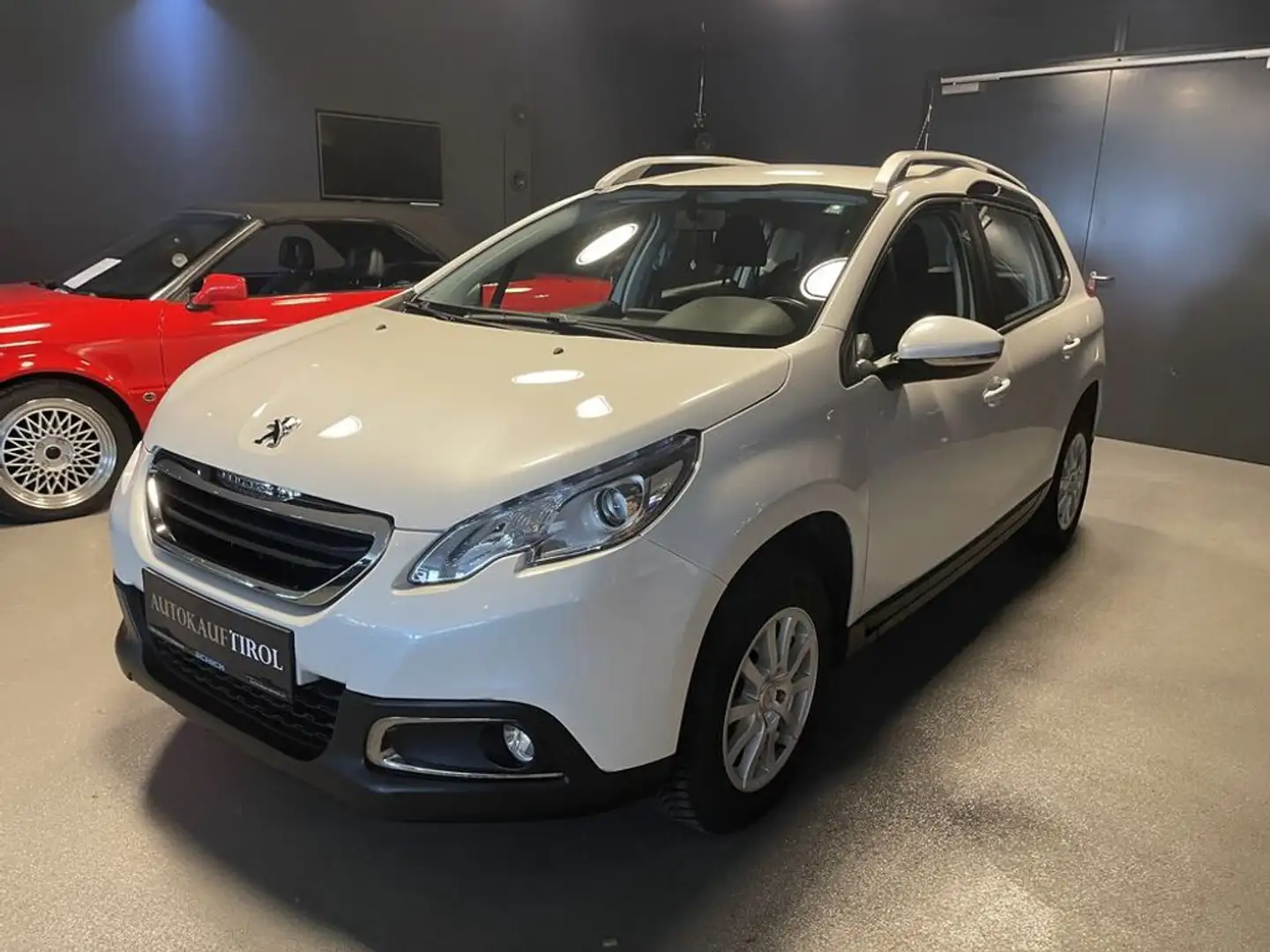 Peugeot 2008 Active Weiß - 1