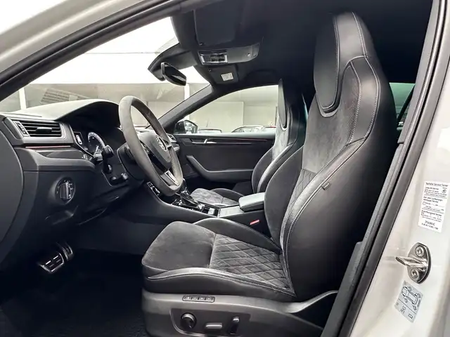 Skoda Superb view 11