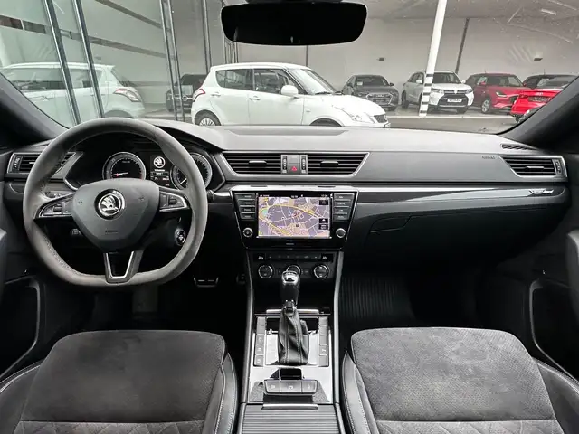 Skoda Superb view 13