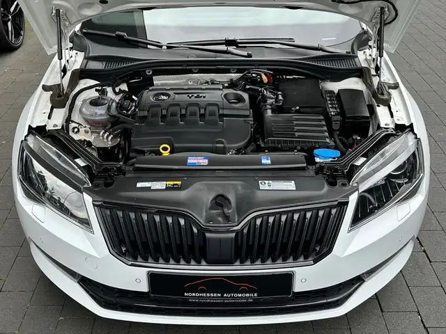 Skoda Superb view 6