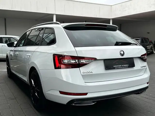 Skoda Superb view 3