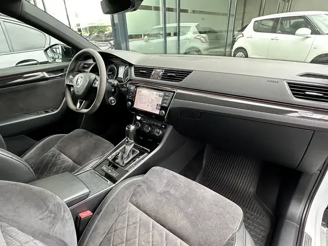 Skoda Superb view 14