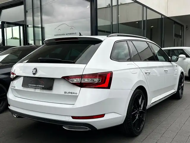 Skoda Superb view 4