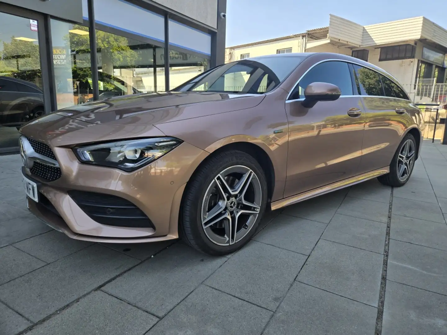 Mercedes-Benz CLA 250 Shooting Brake 250e 8G-DCT Hnědá - 2