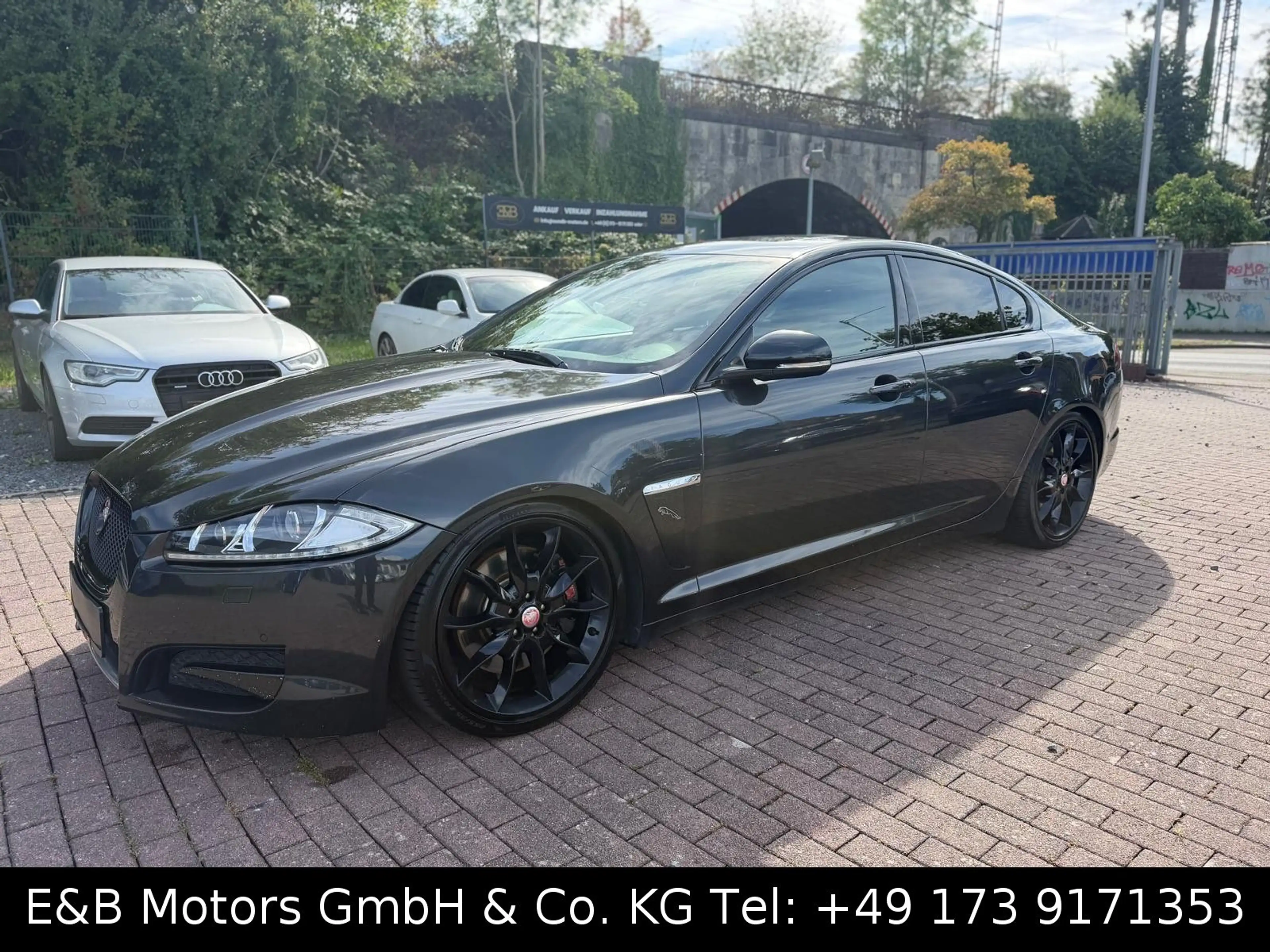 Jaguar XF 3.0 V6 Kompressor AWD Black Pack — photo 2