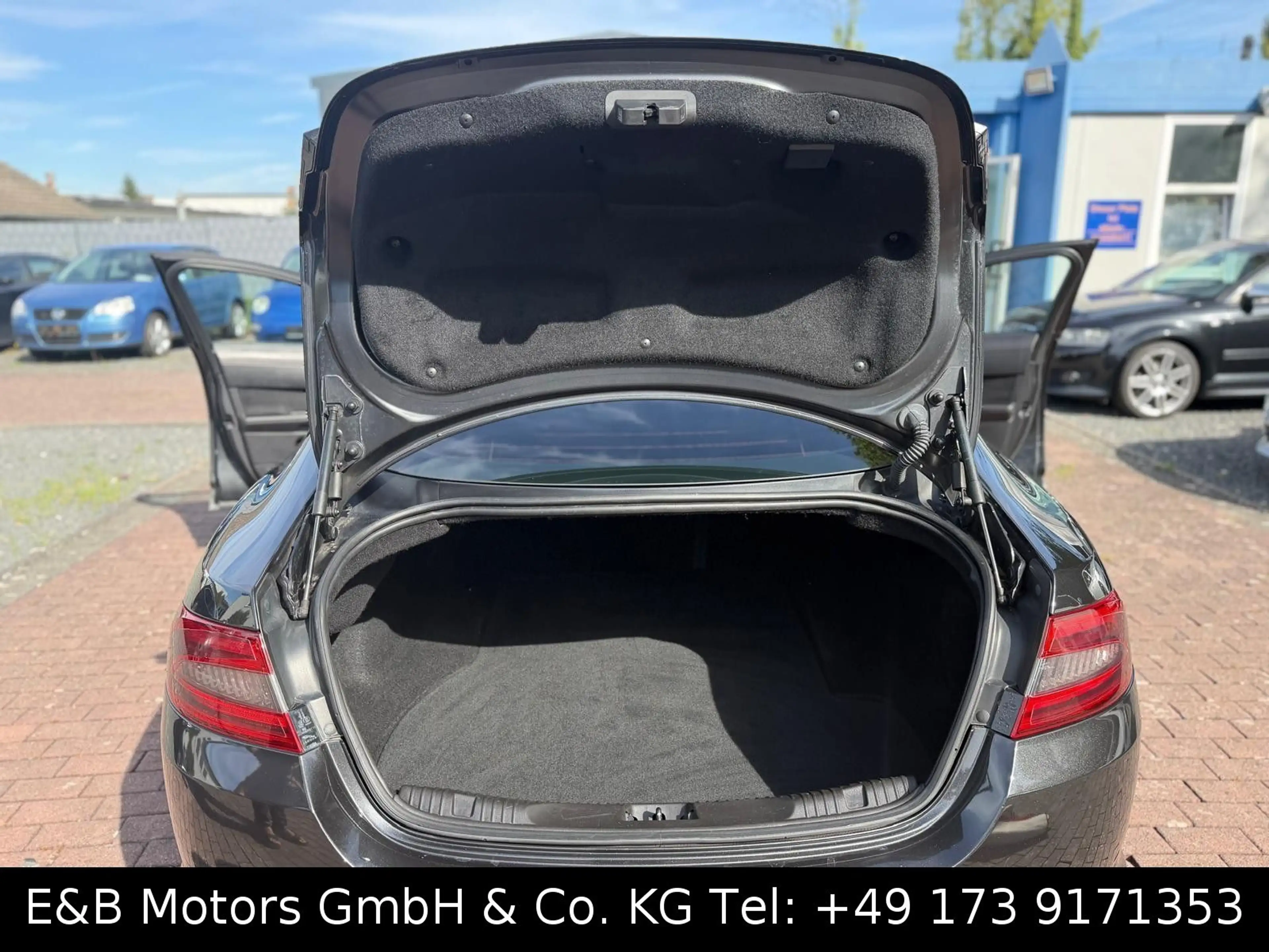 Jaguar XF 3.0 V6 Kompressor AWD Black Pack — photo 9