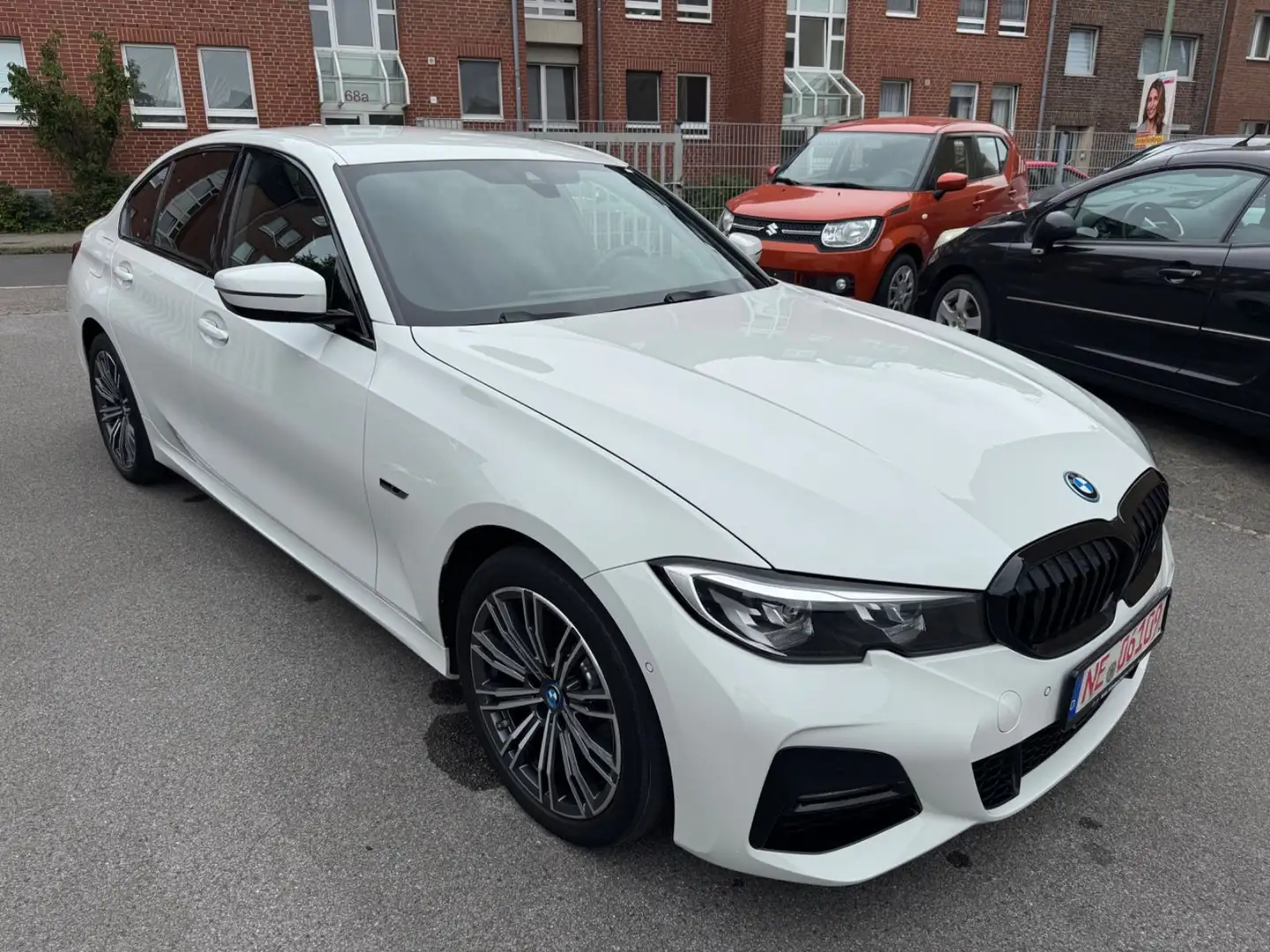 BMW 320 e M Sport-Shadow-Navi-Kamera-Abst-Temp.-SHZ Weiß - 2