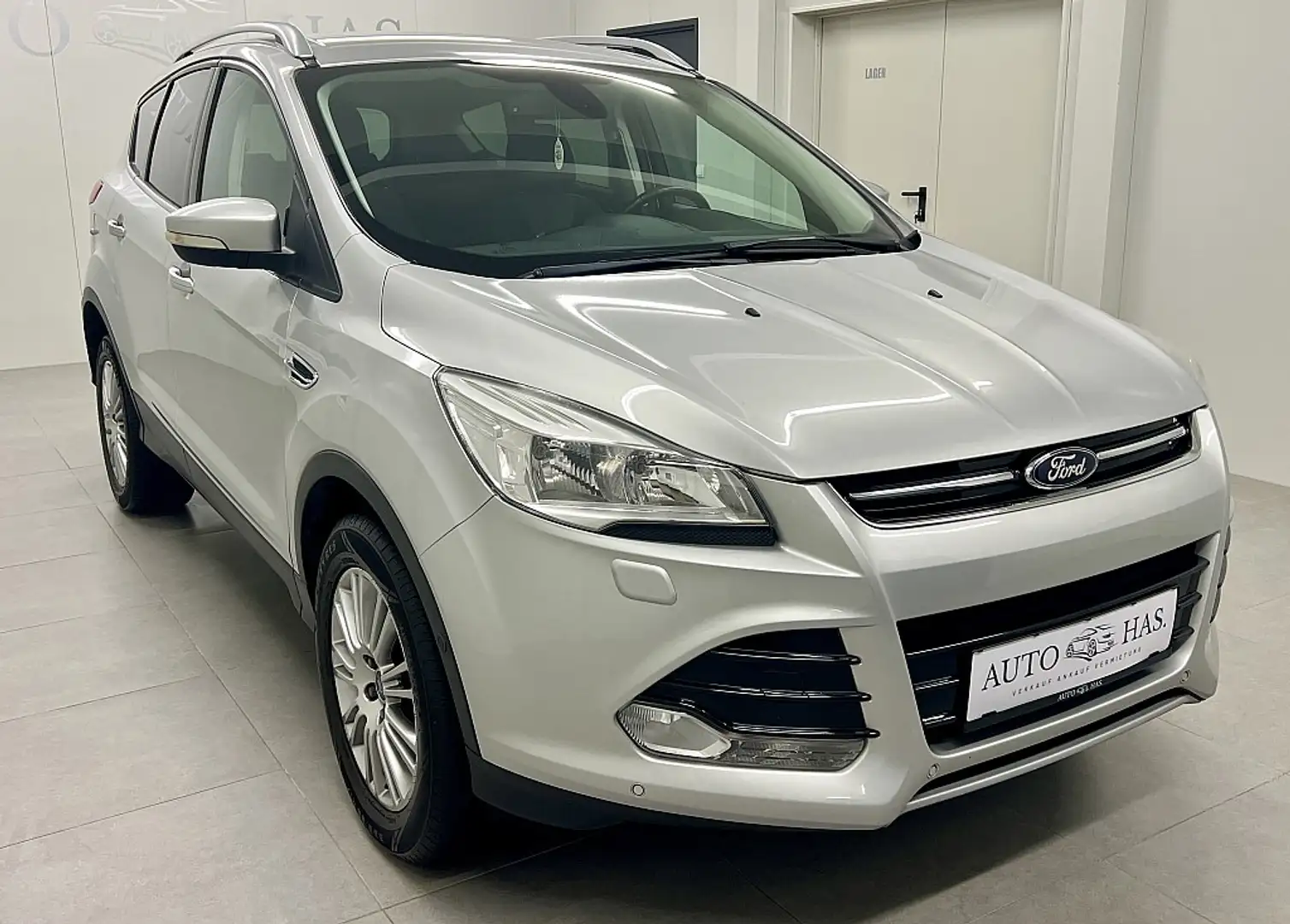Ford Kuga 2,0 TDCi Titanium 4x4 Aut. Silber - 1