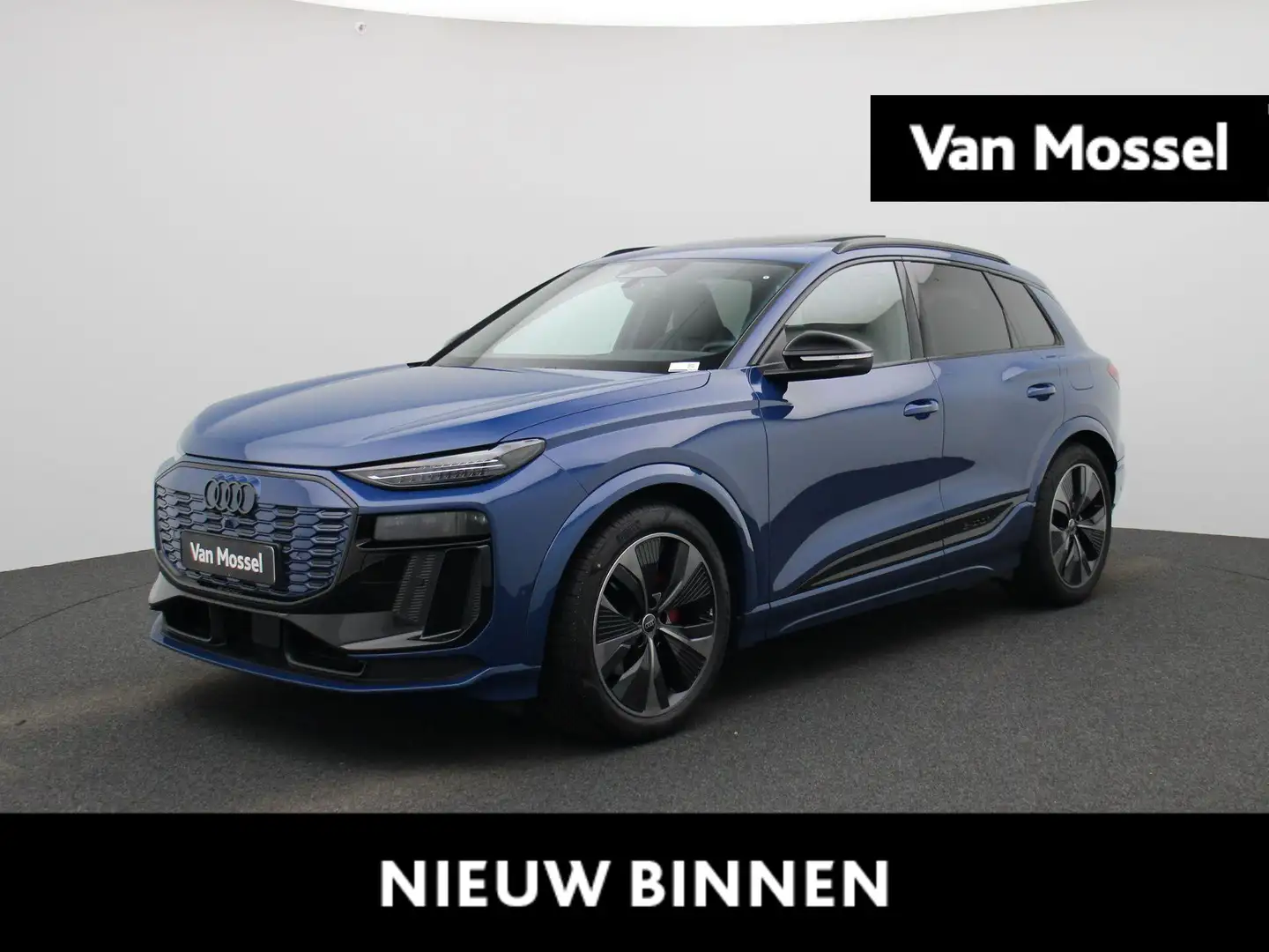 Audi Q6 e-tron Edition One performance 100 kWh 306 PK Blauw - 1