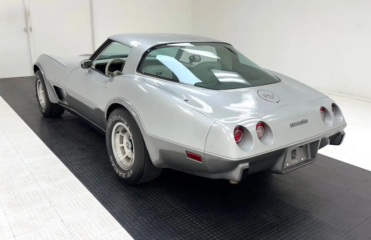 Chevrolet Corvette 25th Anniversary Coupe, foto 5