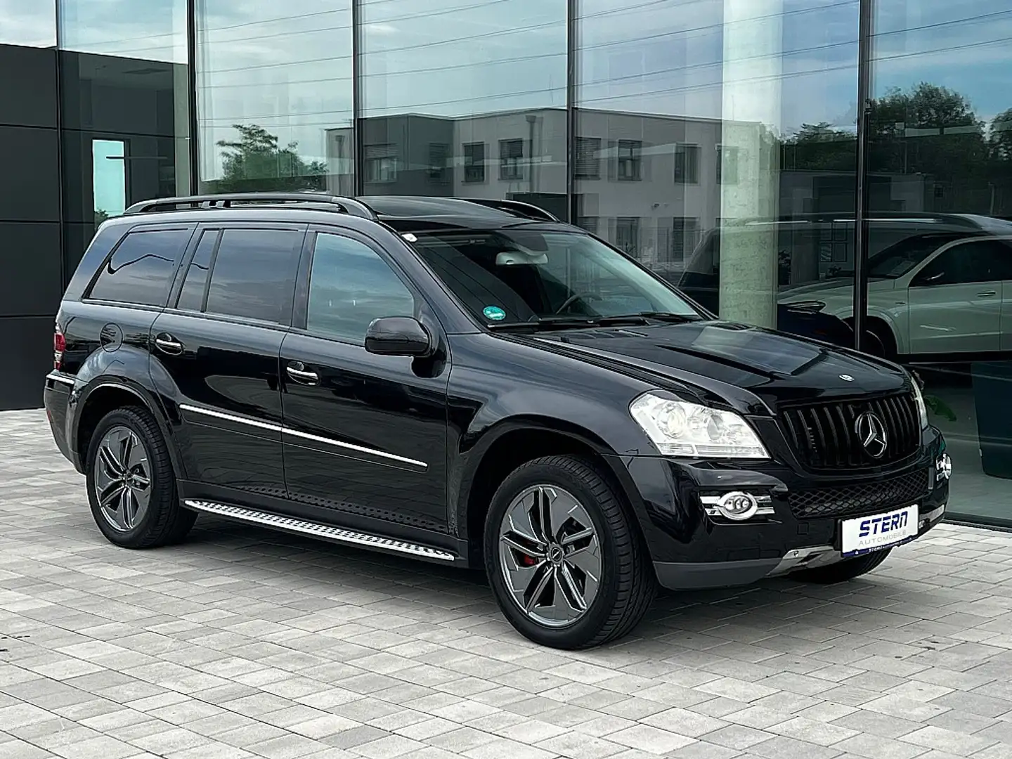 Mercedes-Benz GL 320 CDI 4MATIC Aut. *7 Sitzer*Harman*Bi-Xenon*Memory* Czarny - 1