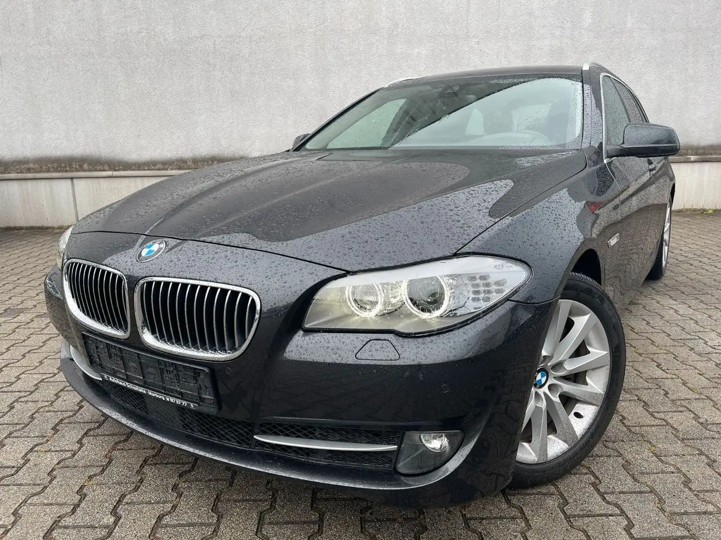 BMW 525 d xDrive|NAVI PROF|AHK|BI-XENON|18"|SHZ|PDC Grijs - 1